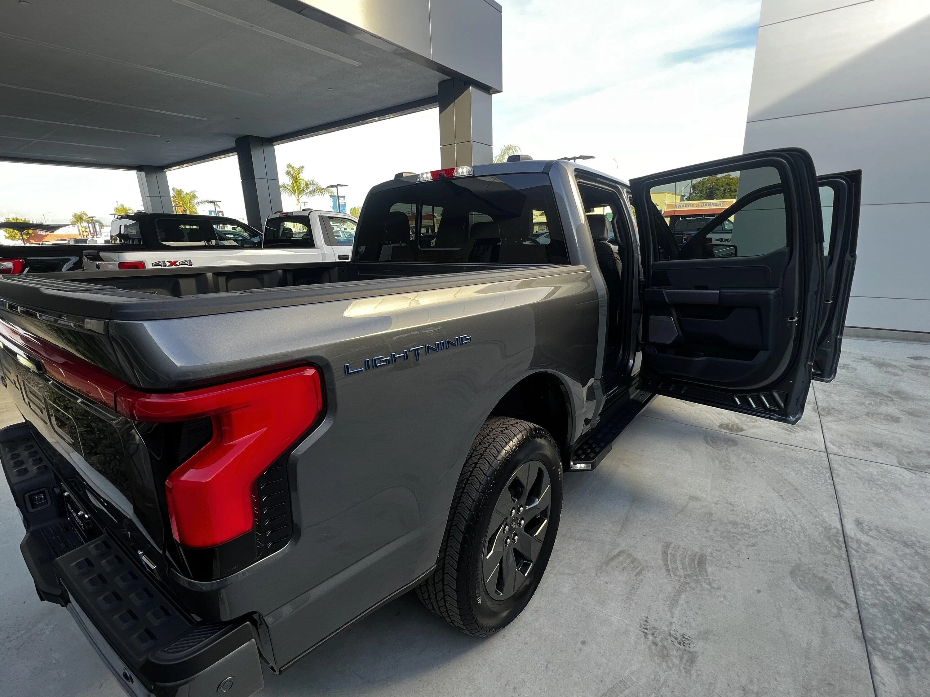 Ford F-150 Lightning ✅ 11/21 Lightning Build Week Group (MY2023) 148AB615-C059-449B-8ED9-5884101A4252