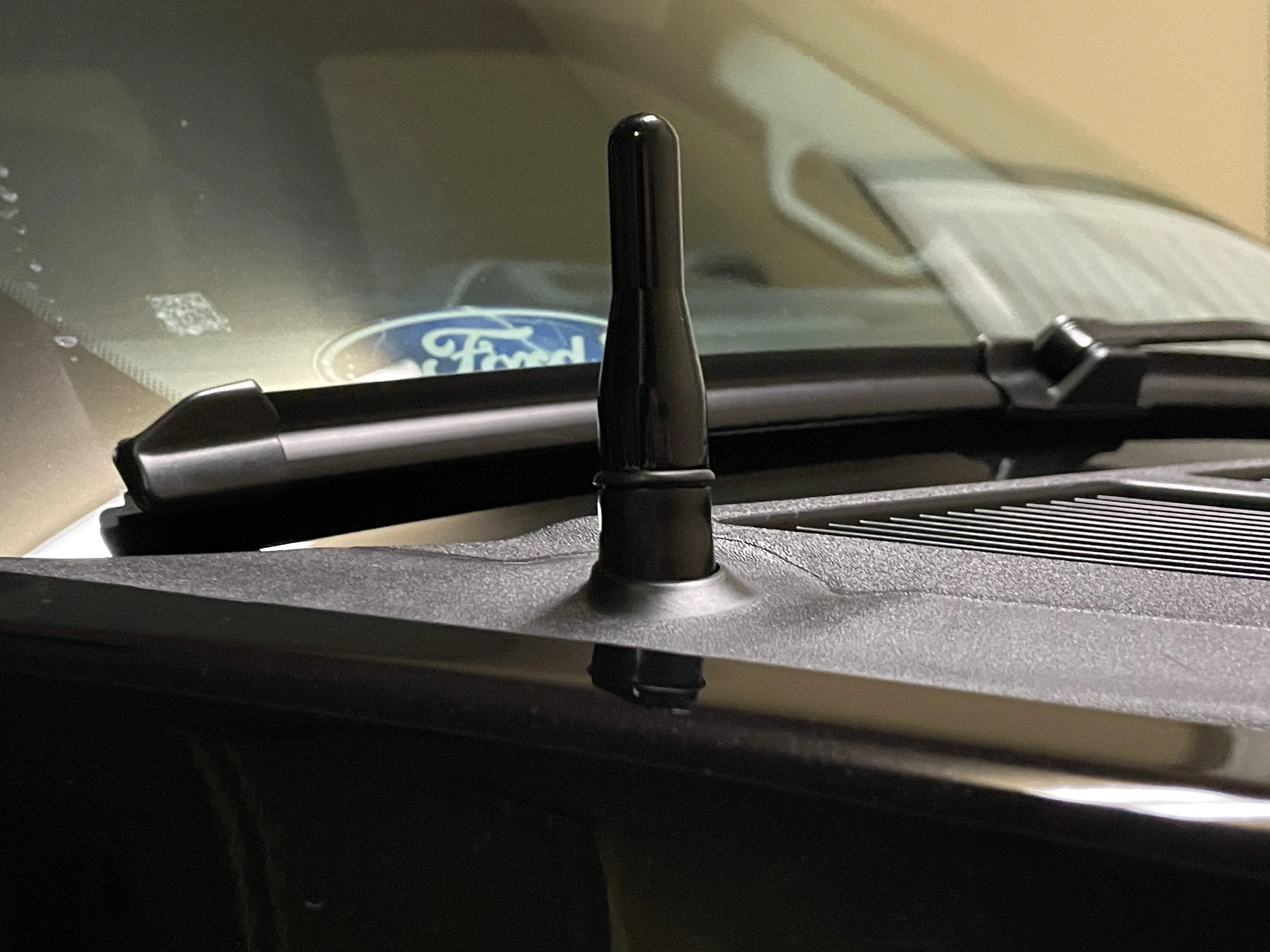 Ford F-150 Lightning Stubby Antenna Help IMG_3741