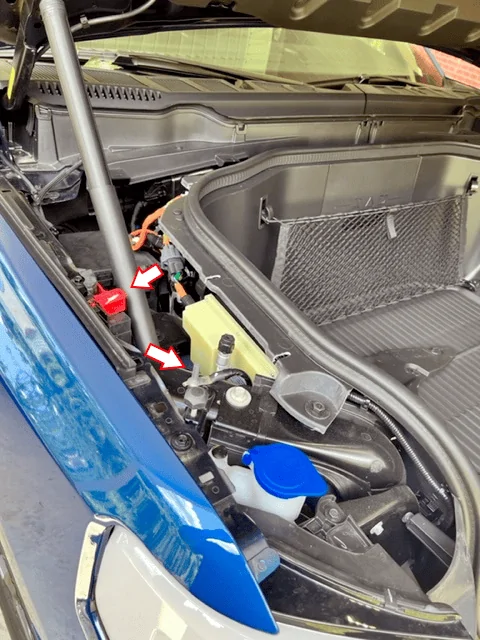 Ford F-150 Lightning ECU module programming guide using FDRS Lightning_Jump_Connections