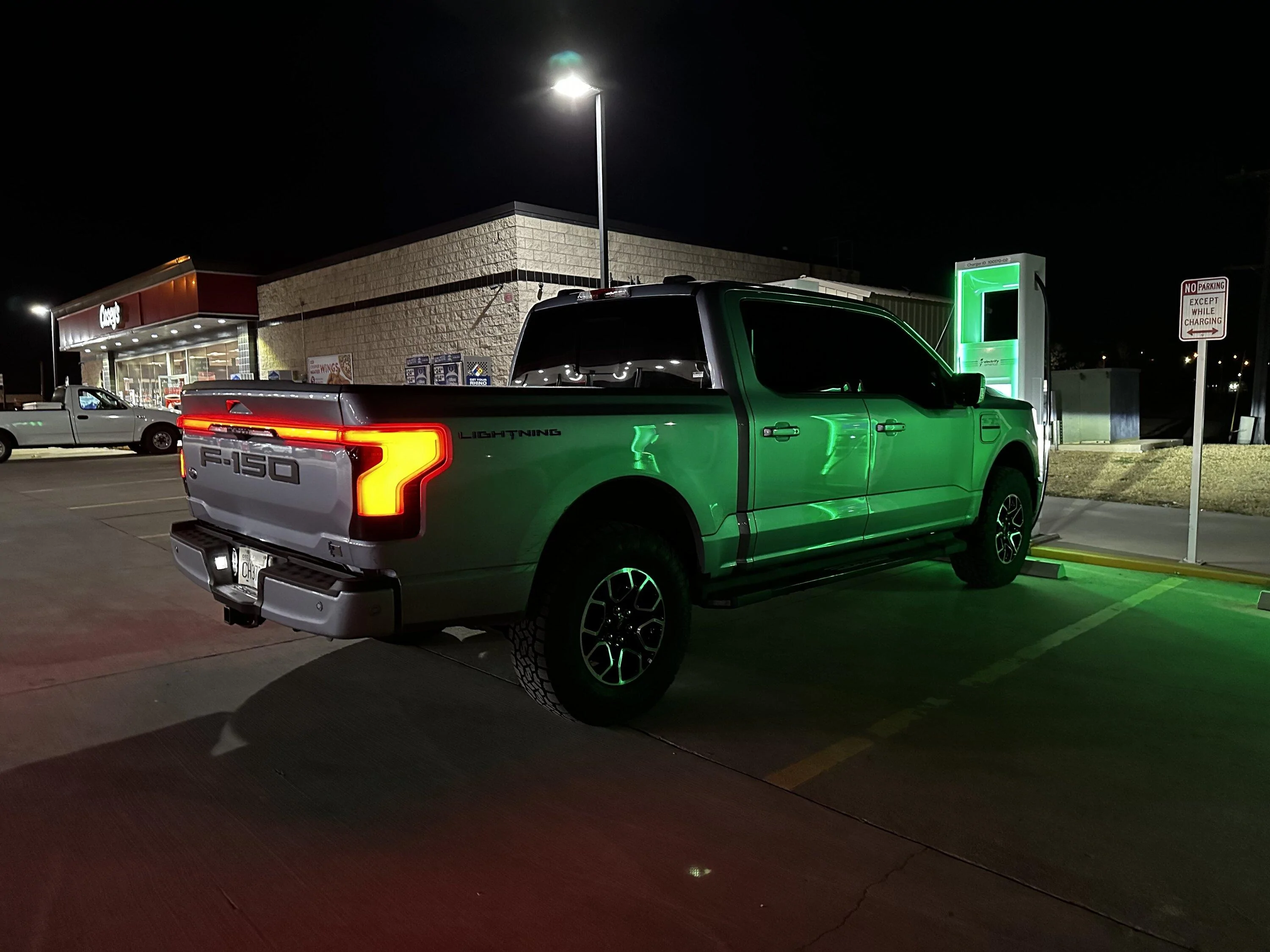 Ford F-150 Lightning 2" level kit and 295/70R18 tires installed on Lightning Lariat ER 2CBDB6CB-8798-491F-B988-63427E0B78F6