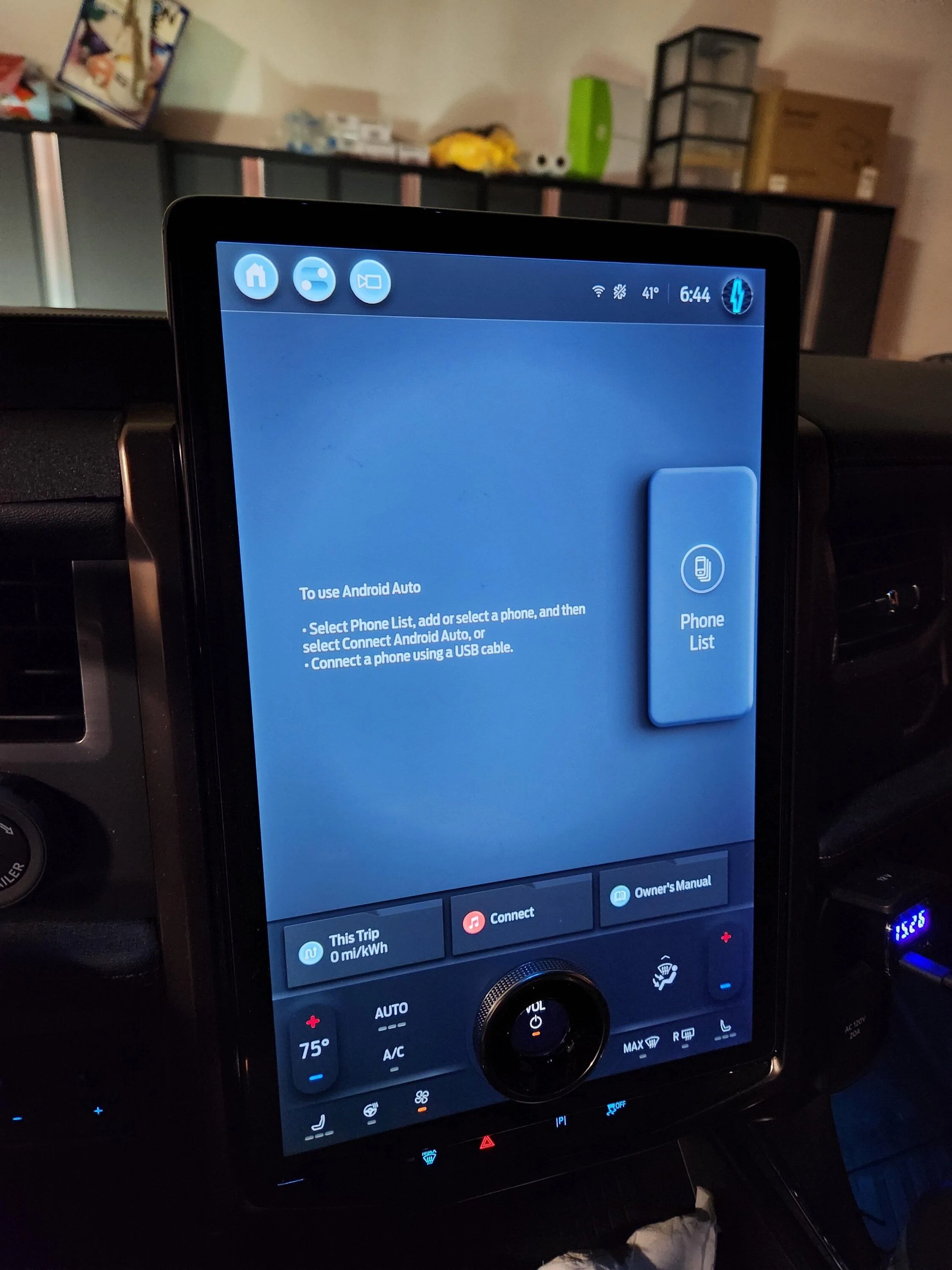 Ford F-150 Lightning Ford Power-Up 4.1.2 UI Update 20230204_064507