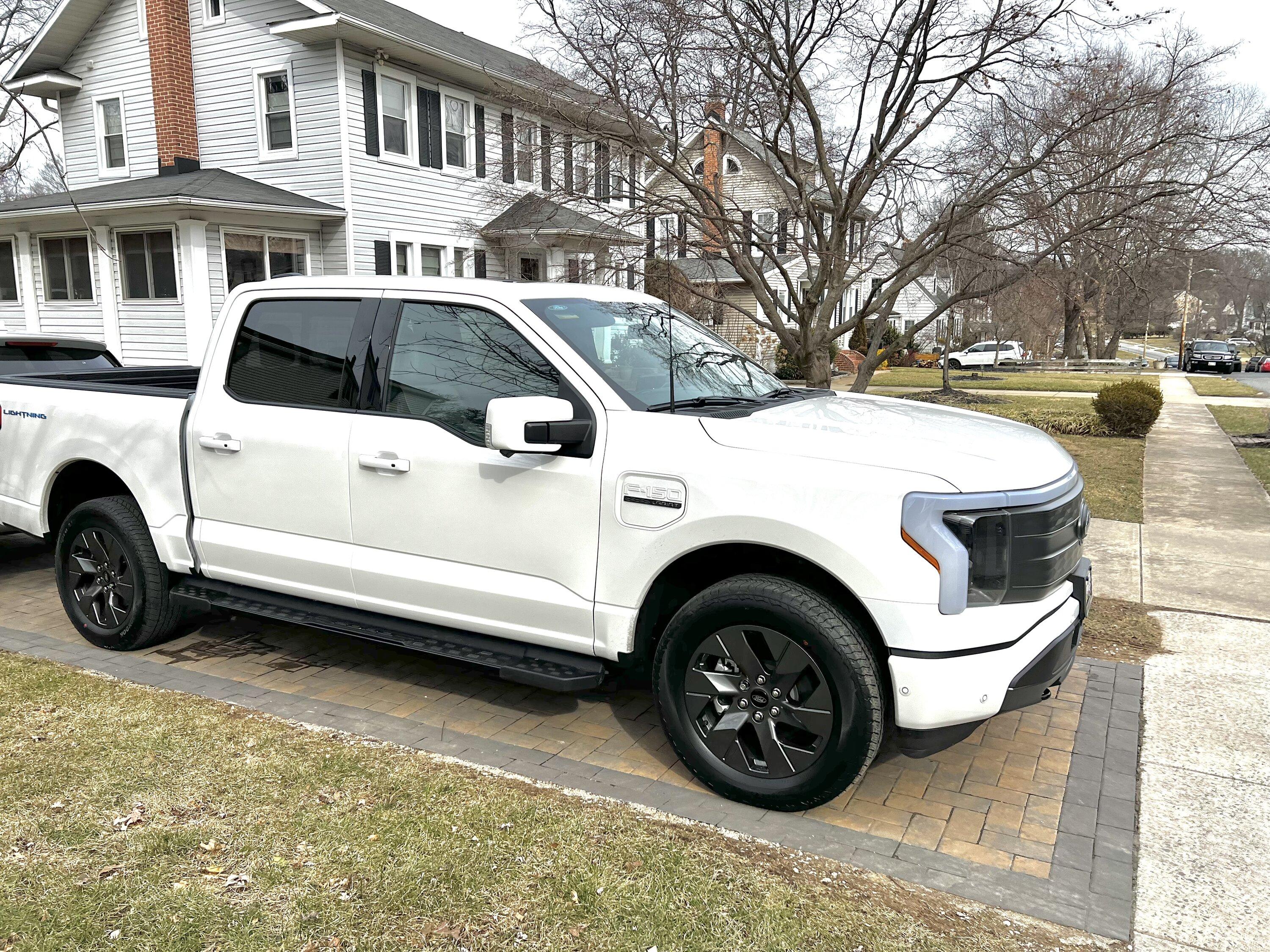 Ford F-150 Lightning ✅ 1/9/2023 Lightning Build Week Group (MY2023) CB986D60-4066-4B0E-8F1F-E09C30CC062A