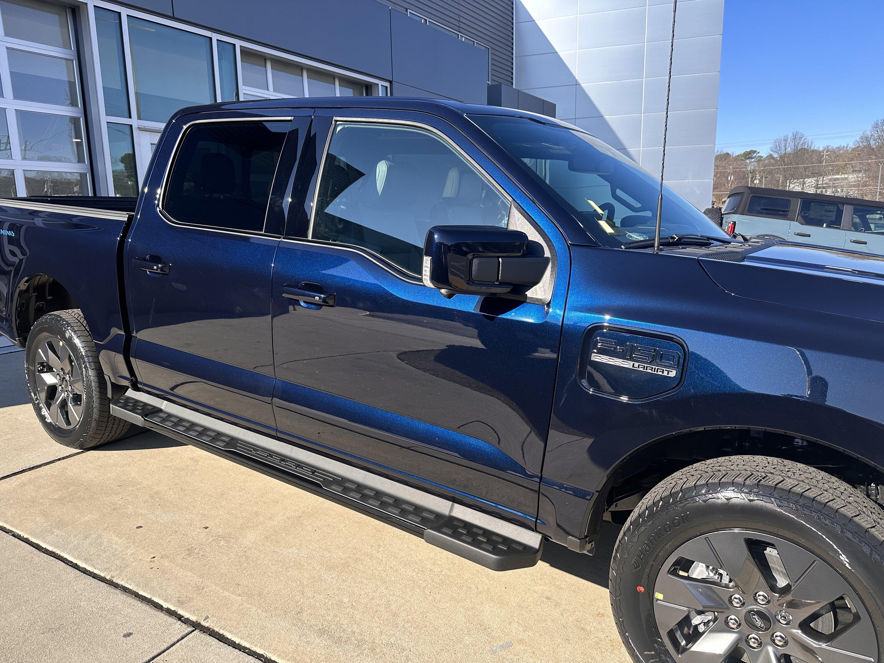 Ford F-150 Lightning 20 inch Lariat factory rims less than 400 miles 838E0B5B-C7B4-491F-A3B8-936AC172D4EA