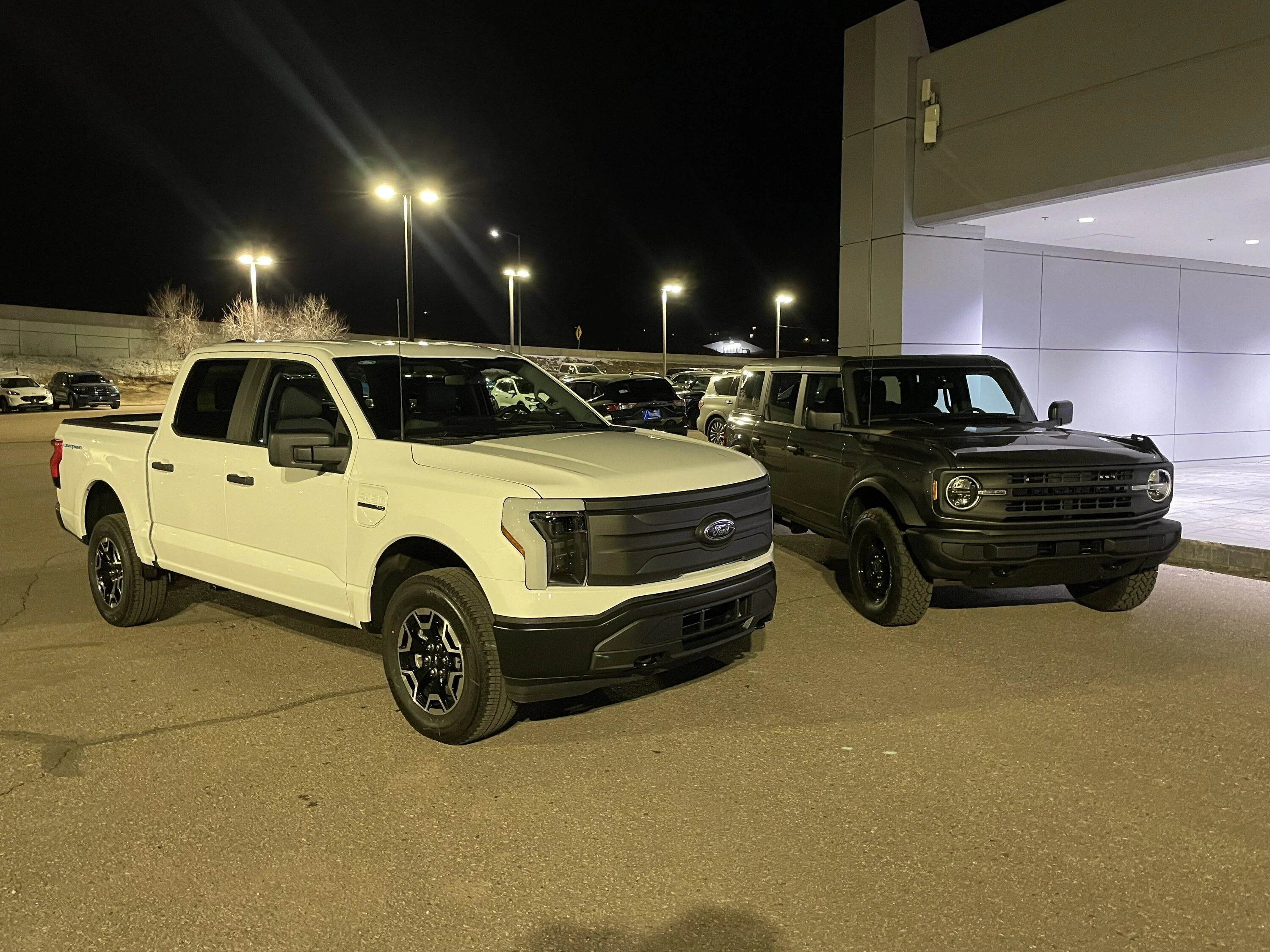 Ford F-150 Lightning ✅ 1/9/2023 Lightning Build Week Group (MY2023) IMG_5783