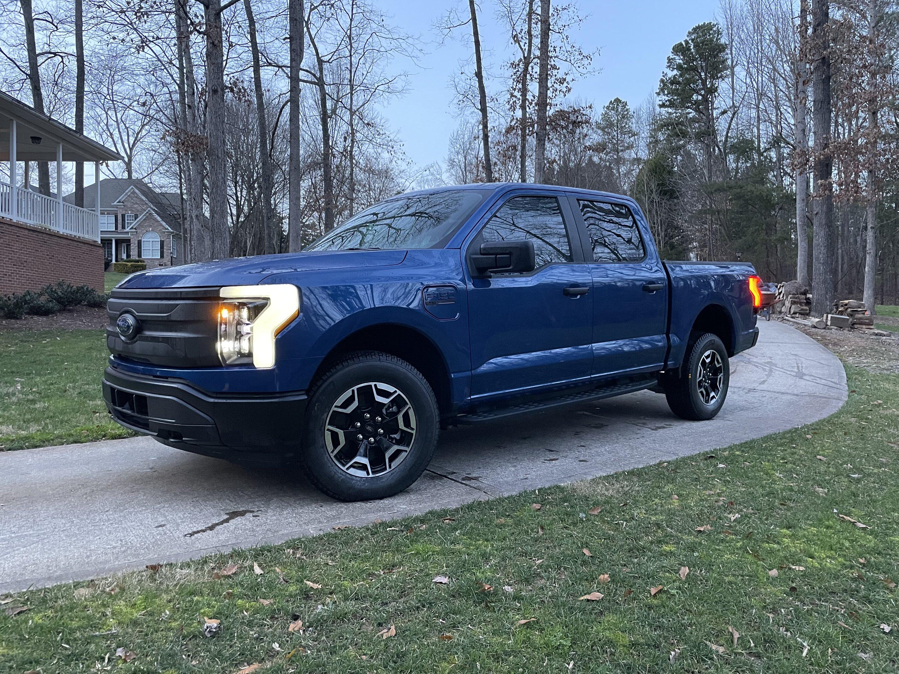 Ford F-150 Lightning 2022 Lightning Pro - $53,000 IMG_9353