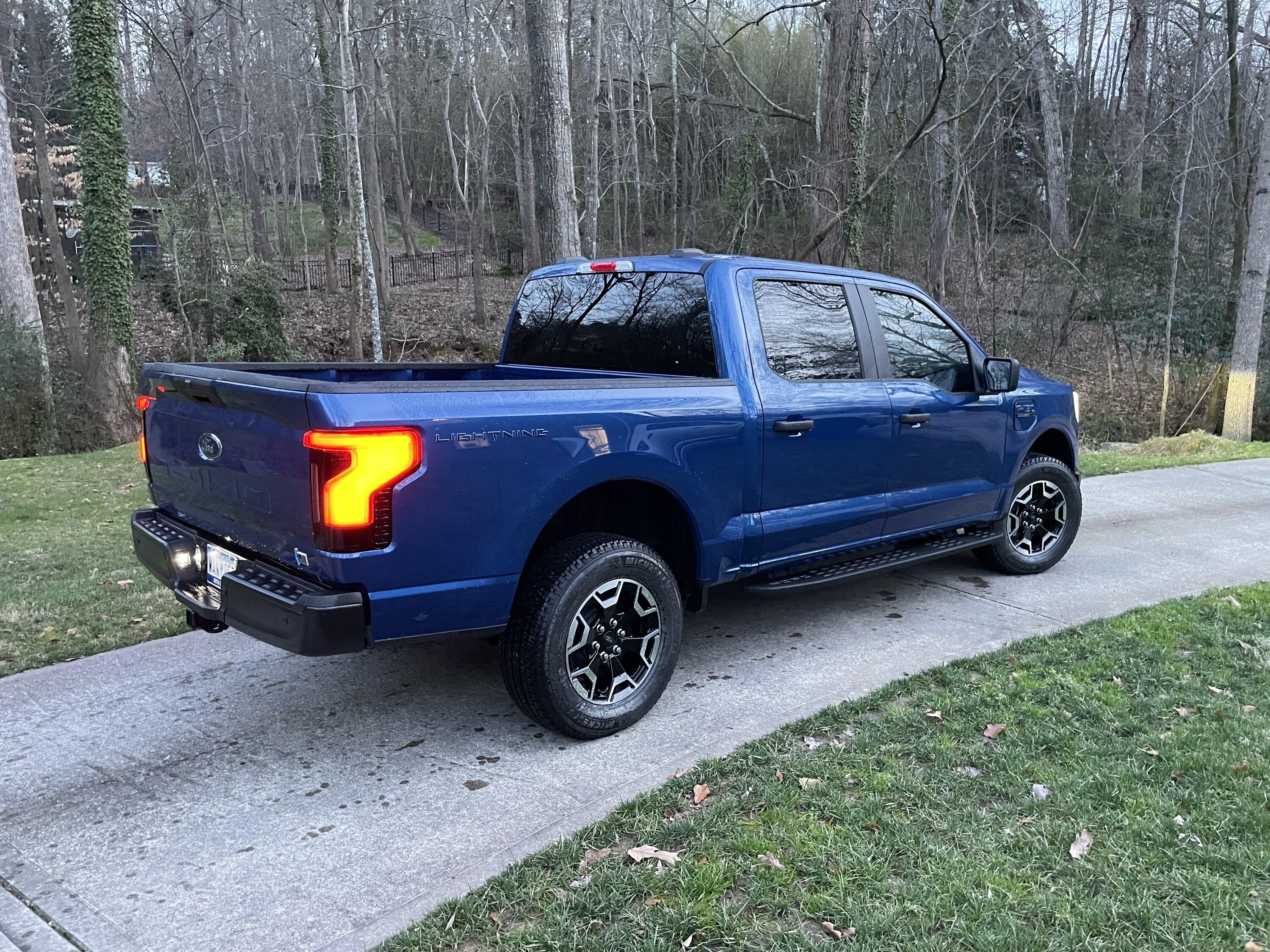 Ford F-150 Lightning 2022 Lightning Pro - $53,000 IMG_9351