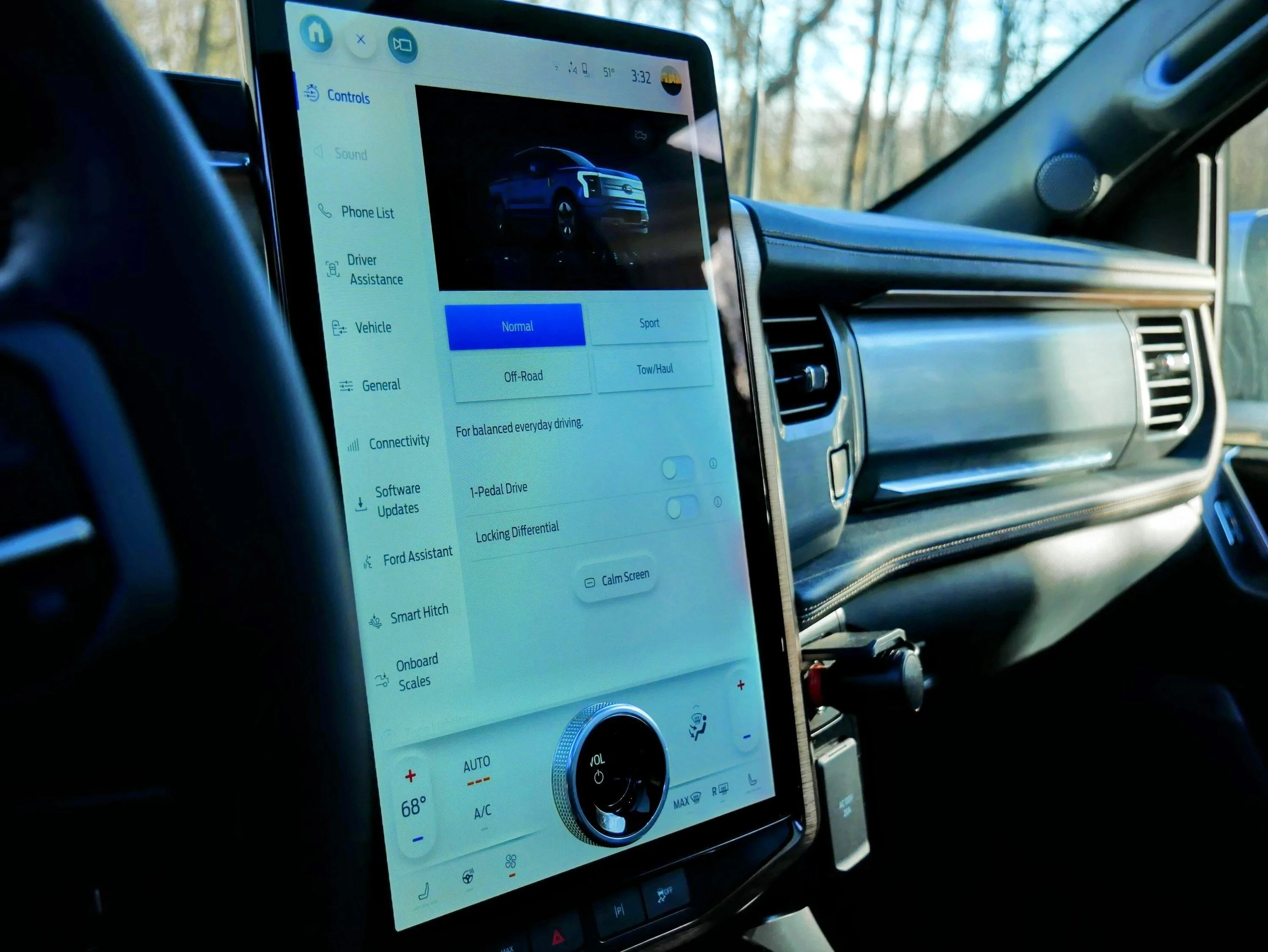 Ford F-150 Lightning 2022 Lightning Lariat ER + Max Tow + Rectractable Tonneau + Bedliner P1150228_2