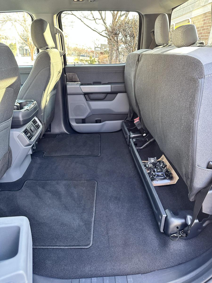Ford F-150 Lightning 2023 XLT SR, less than 700 miles. $68,200 F150Lightning-06.JPG