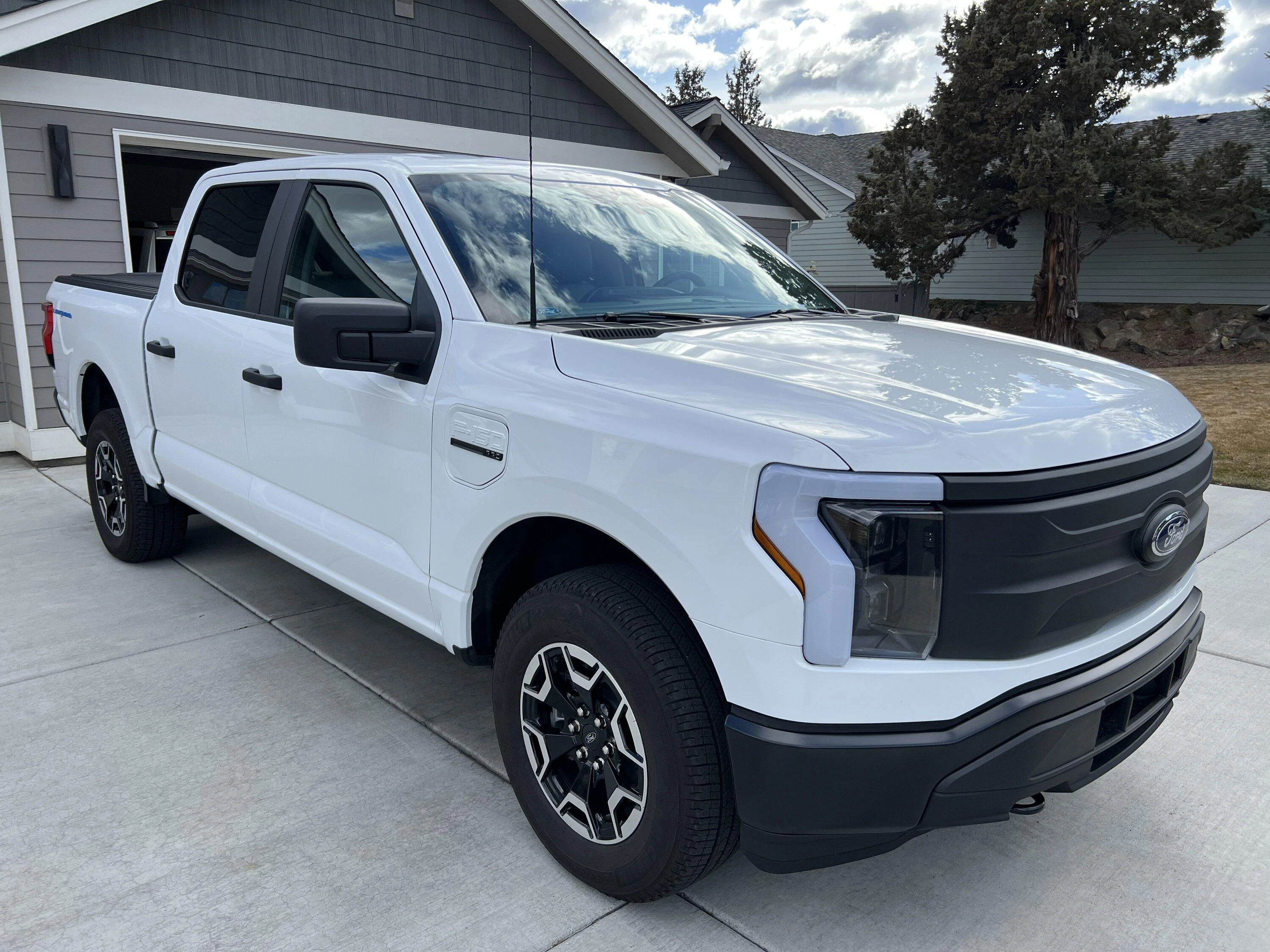 Ford F-150 Lightning 22 Lightning Pro for Sale D1DD0544-C1E5-4C6B-8E30-10F8770B75B1