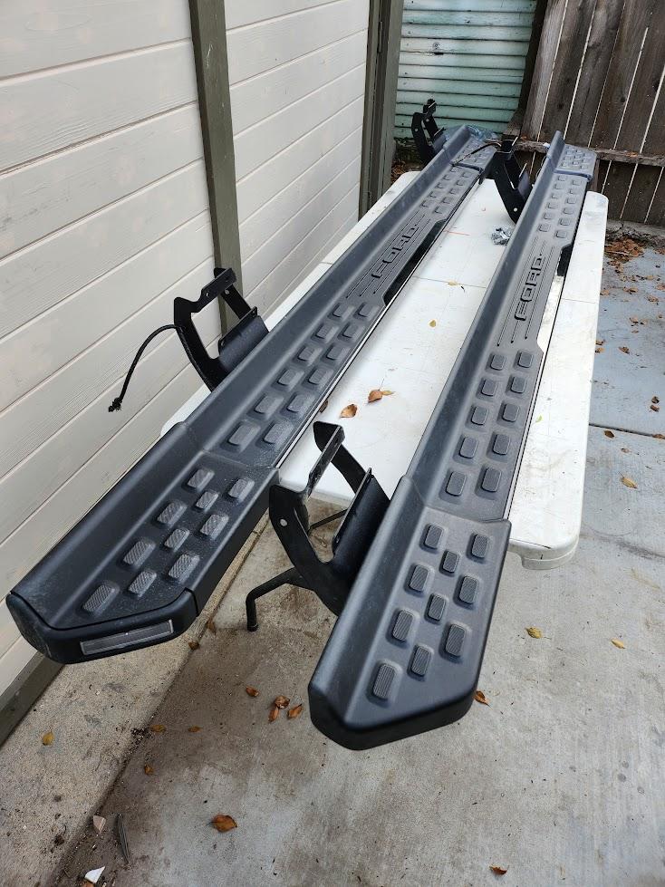 Ford F-150 Lightning OEM Lightning Running Boards 20230411_181944