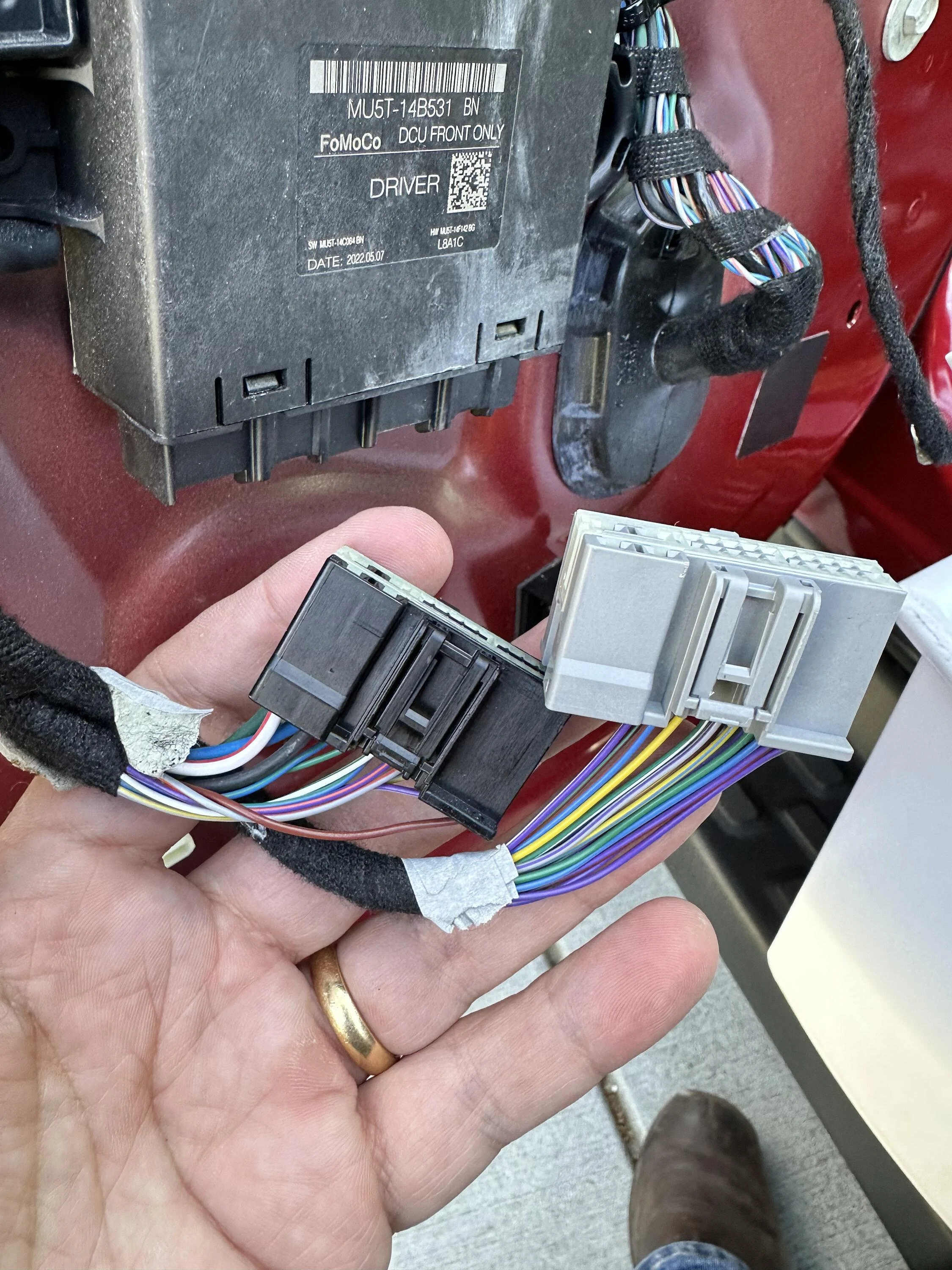 Ford F-150 Lightning Sounds Good Stereo Behind the Seat kit installation 17 ecu wiring