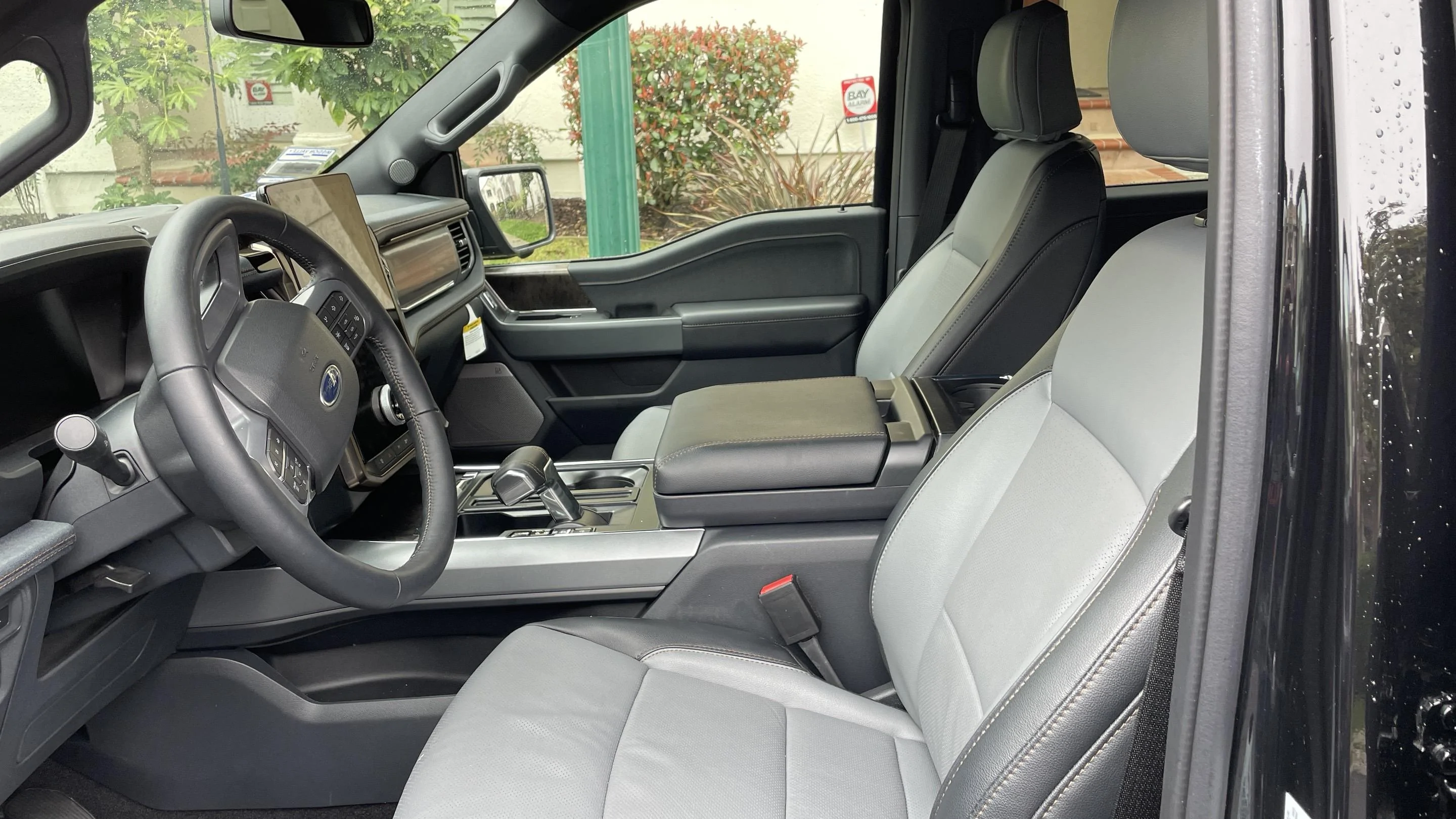Ford F-150 Lightning Black Lariat standard range for sale 69k 78FE1F0B-03DD-4A71-A218-5CCAF180EC9C