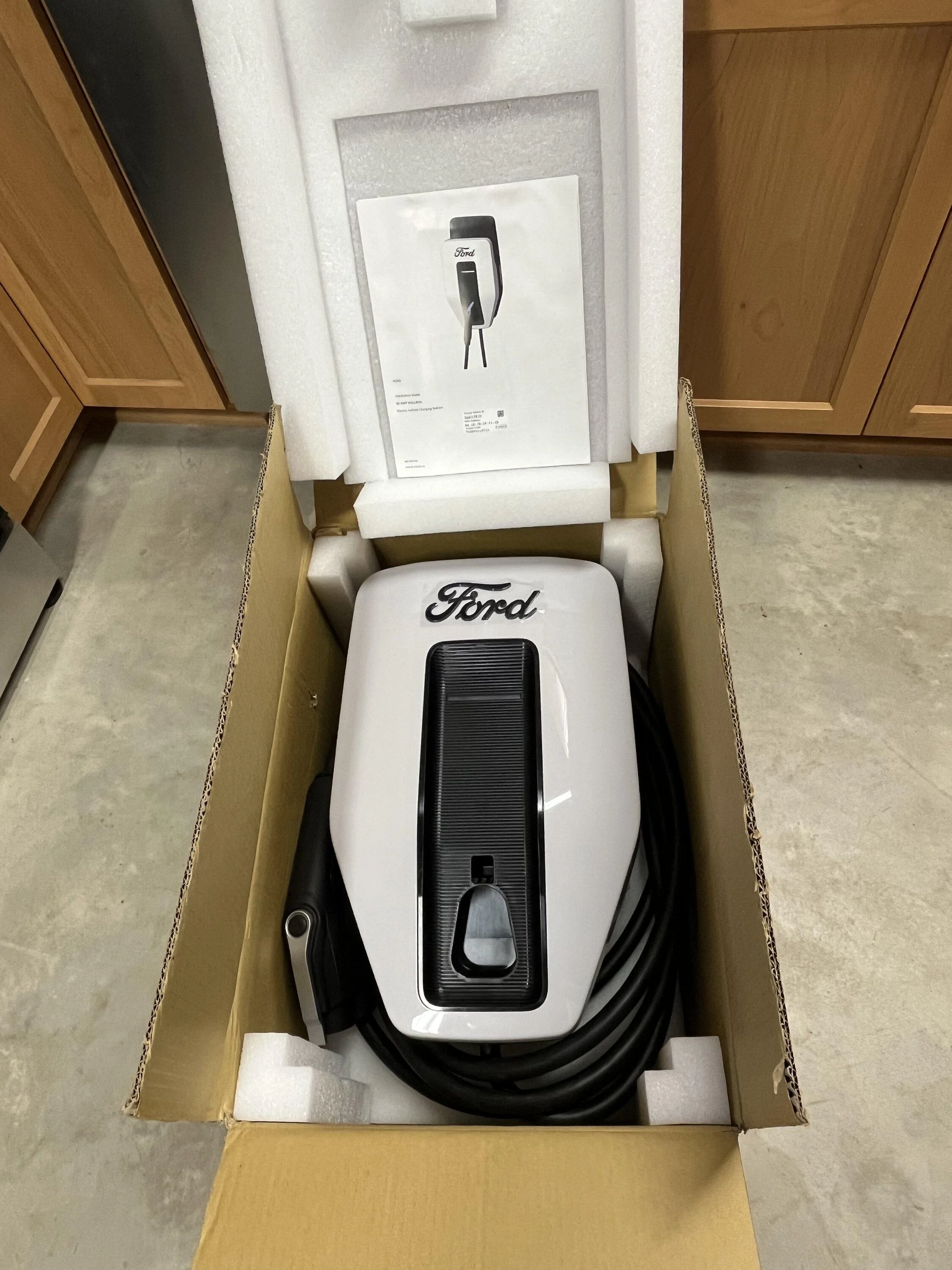 Ford F-150 Lightning Charge Station Pro Charger, New in box. Portland/Hillsboro $900 F3B689E7-3F1C-4C5E-9C07-4DB9E91EBB46