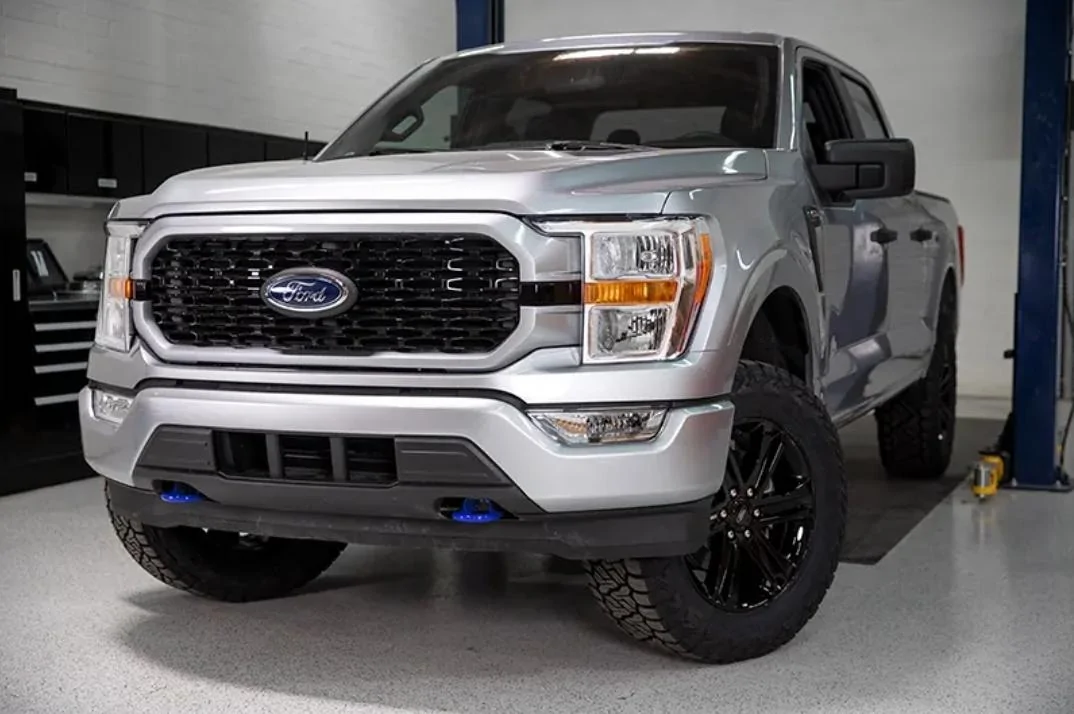 Ford F-150 Lightning Painted tow hooks? Screenshot_20230423_140339_Chrom