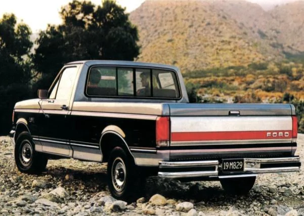 Ford F-150 Lightning Lightbar recall stopping delivery of new vehicles? 1987-f150-rear