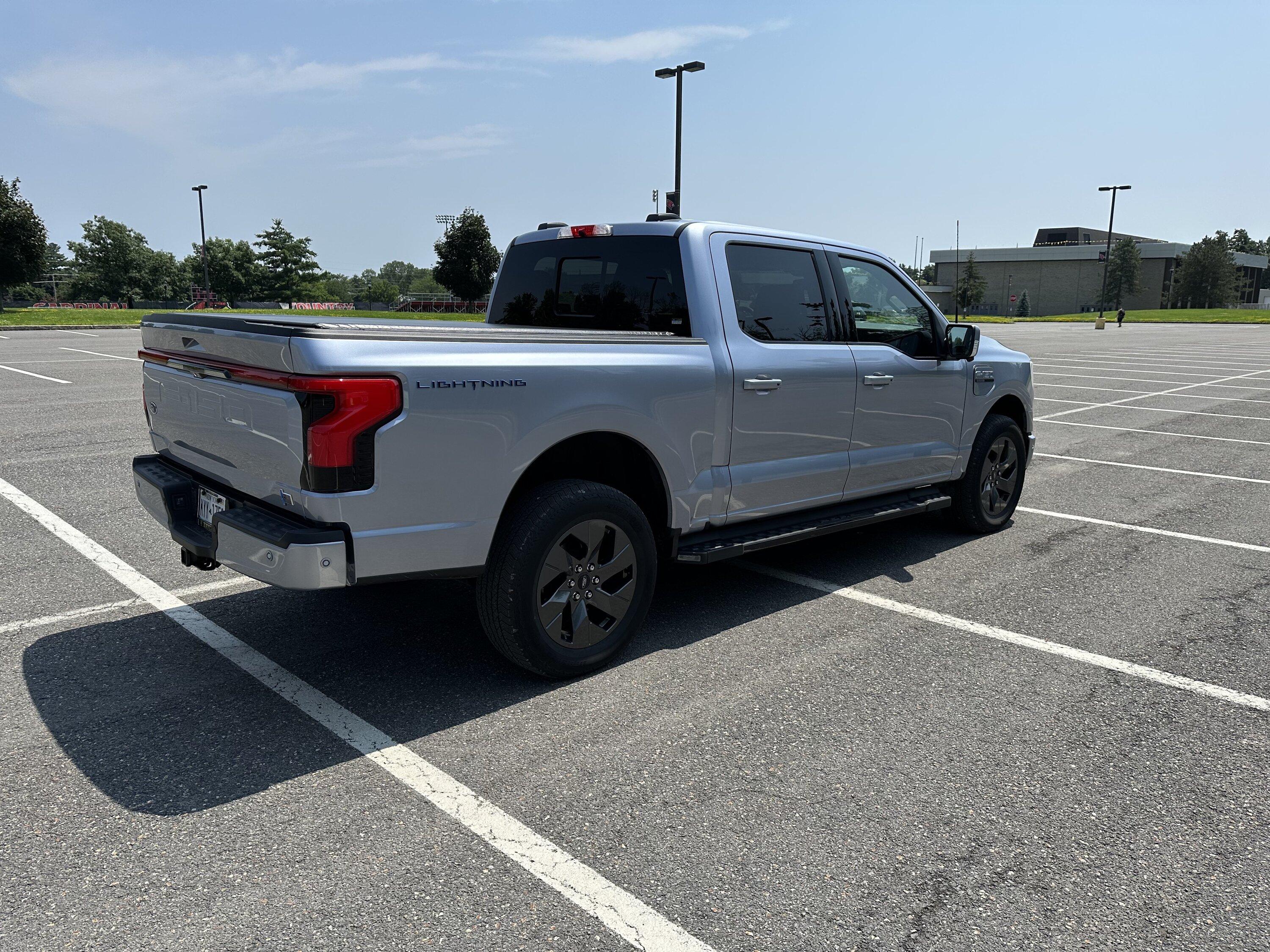 Ford F-150 Lightning FS: 2022 Lariat SR IMG_1475