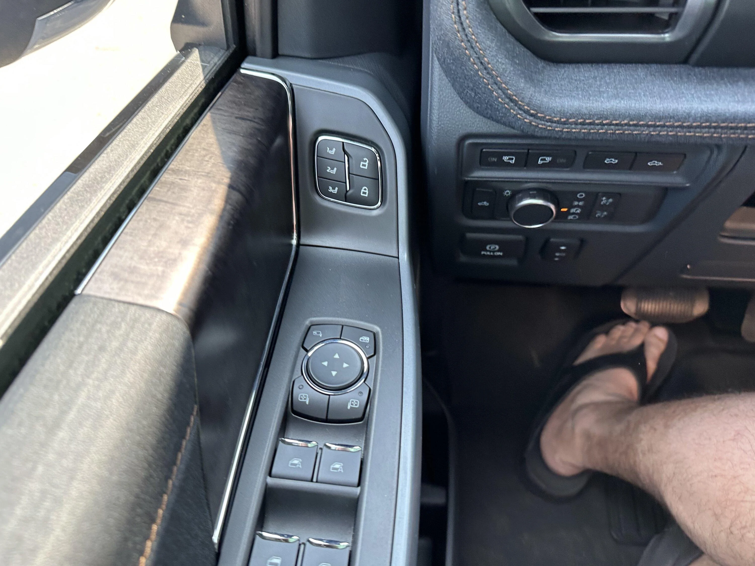 Ford F-150 Lightning FS: 2022 Lariat SR IMG_1526