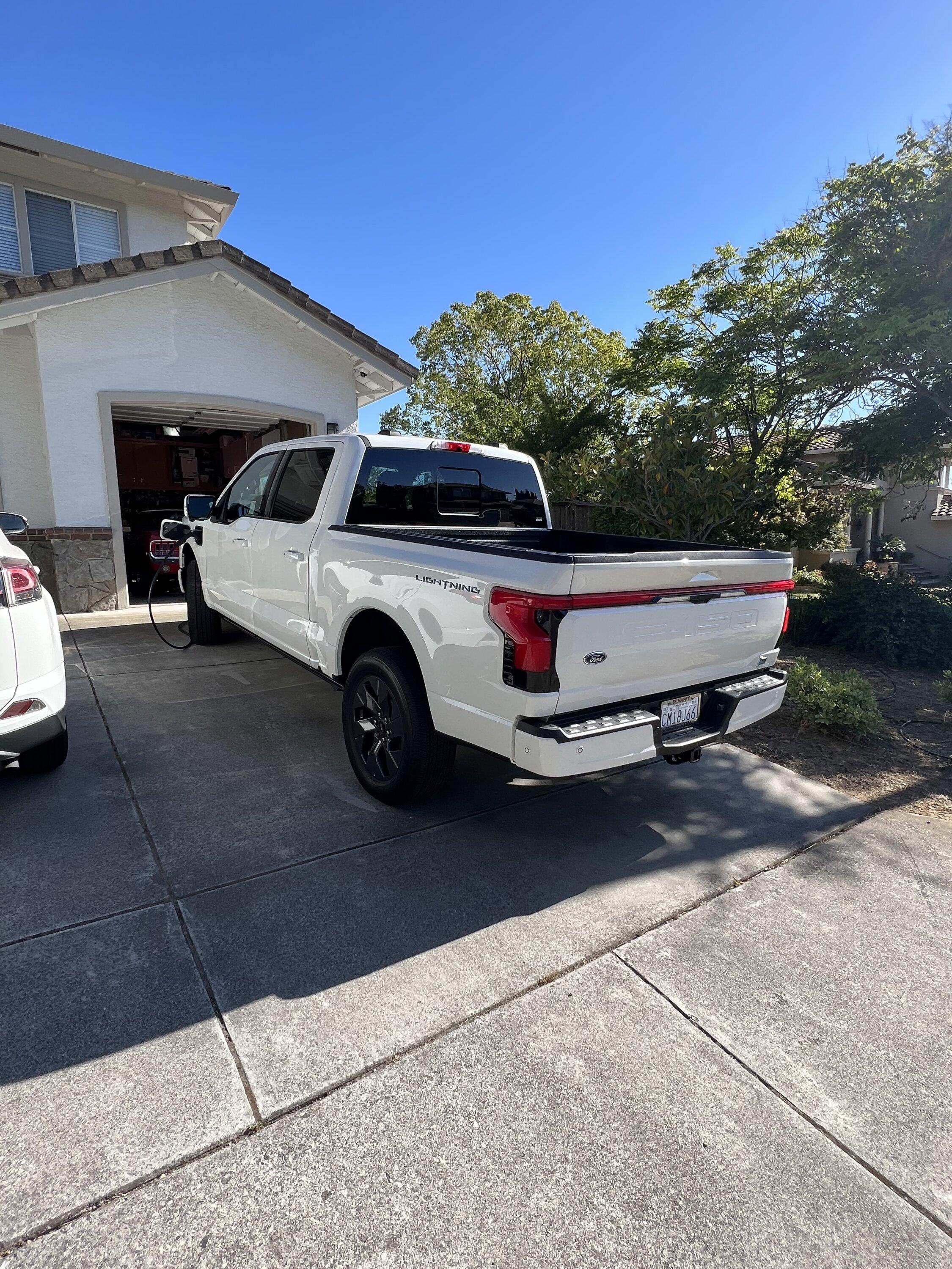 Ford F-150 Lightning ✅ 5/22/2023 Lightning Build Week Group (MY2023) IMG_4072