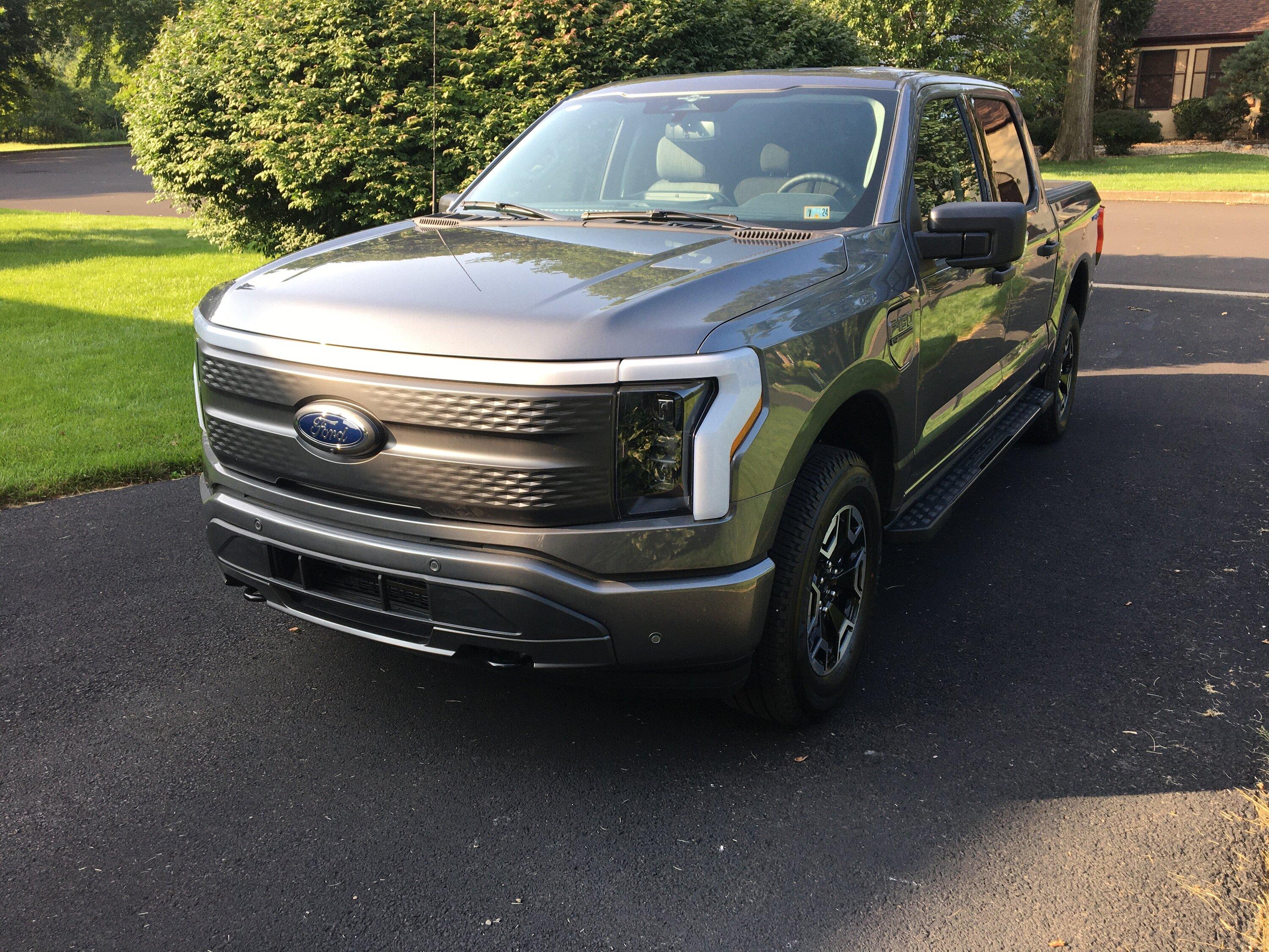 Ford F-150 Lightning ✅ 1/16/2023 Lightning Build Week Group (MY2023) AF617766-C2EF-491E-86AE-B0FDFBF79FF4