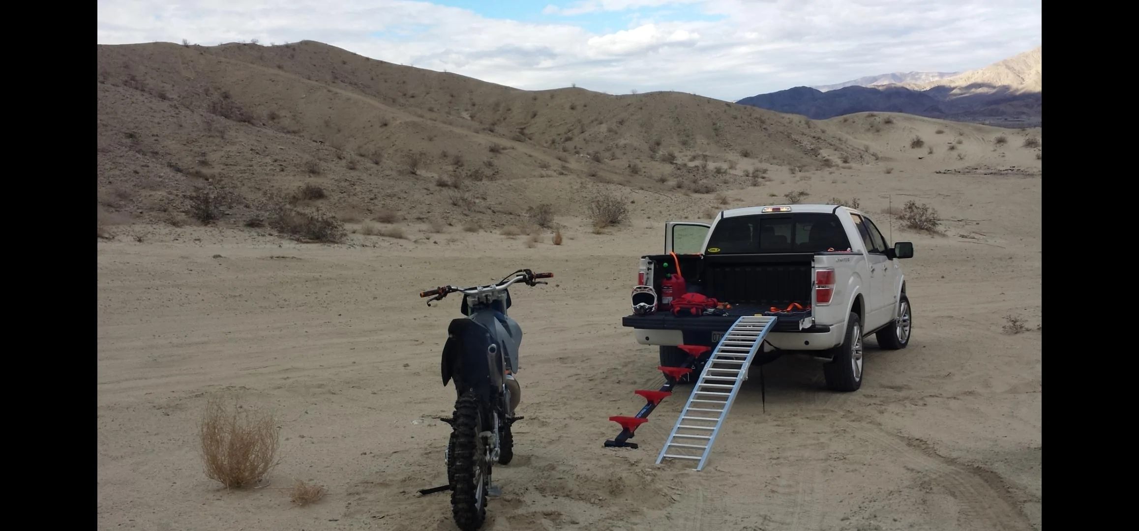 Ford F-150 Lightning DC Fast Charging a Motorcycle from the Lightning Screenshot_20230729_083430_Gallery