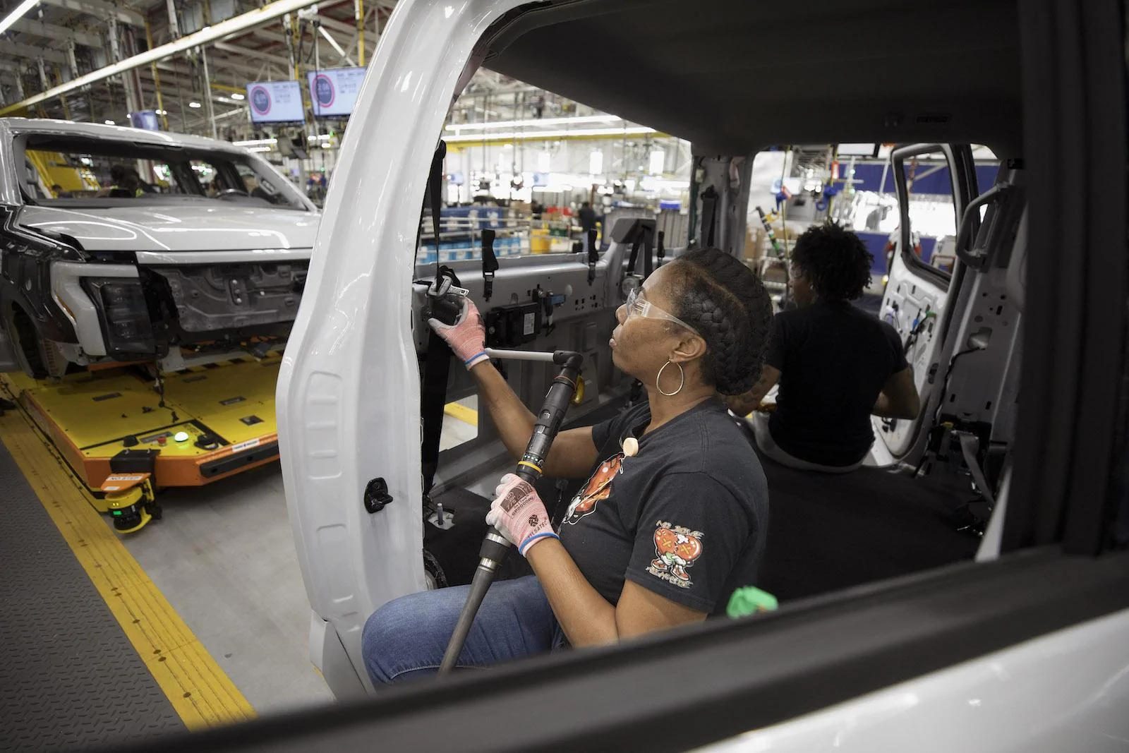 Ford F-150 Lightning F-150 Lightning NEW TRIMS Coming Soon + Rouge EV Center Expansion Triples Production Capacity Lightning Production Restarts 5