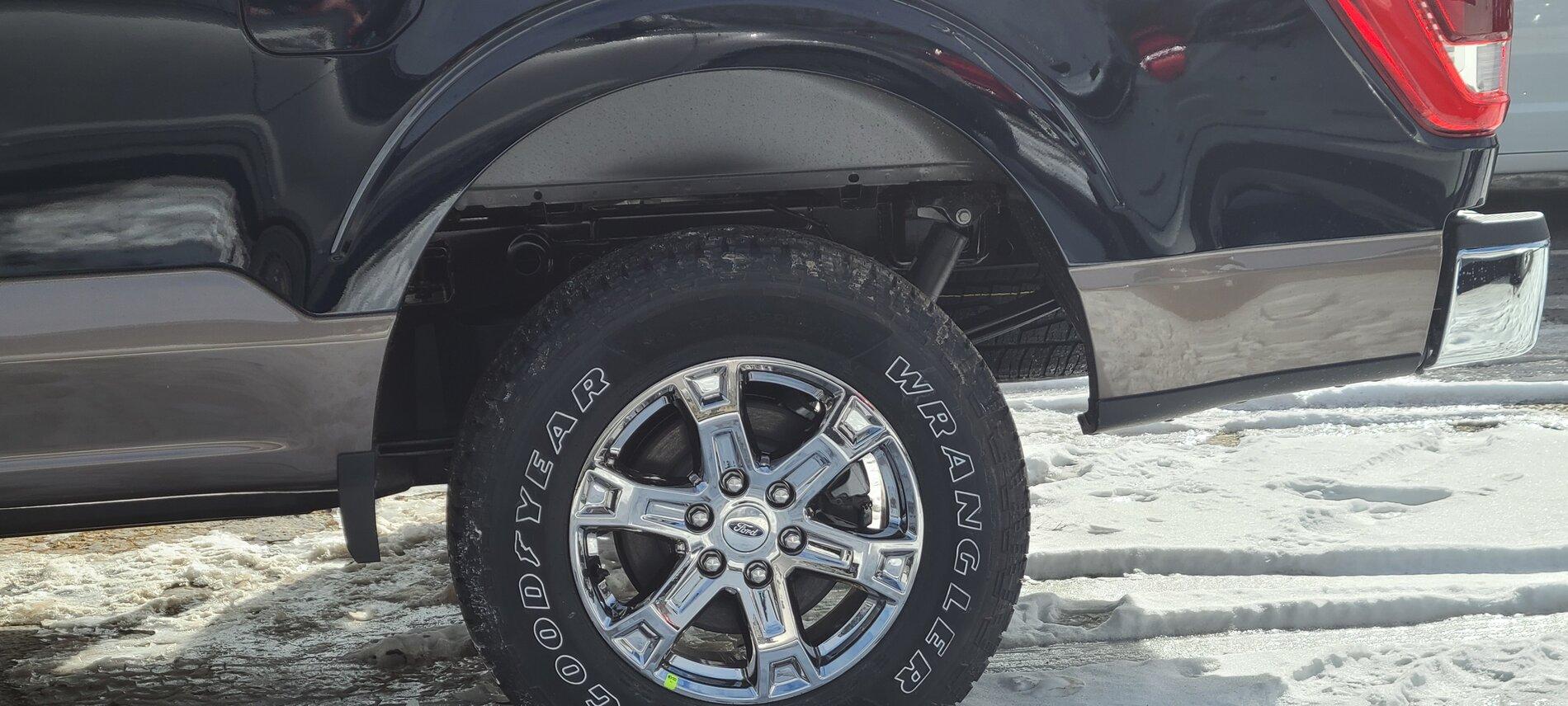 Ford F-150 Lightning Factory wheel well liners photos? 20210130_112148
