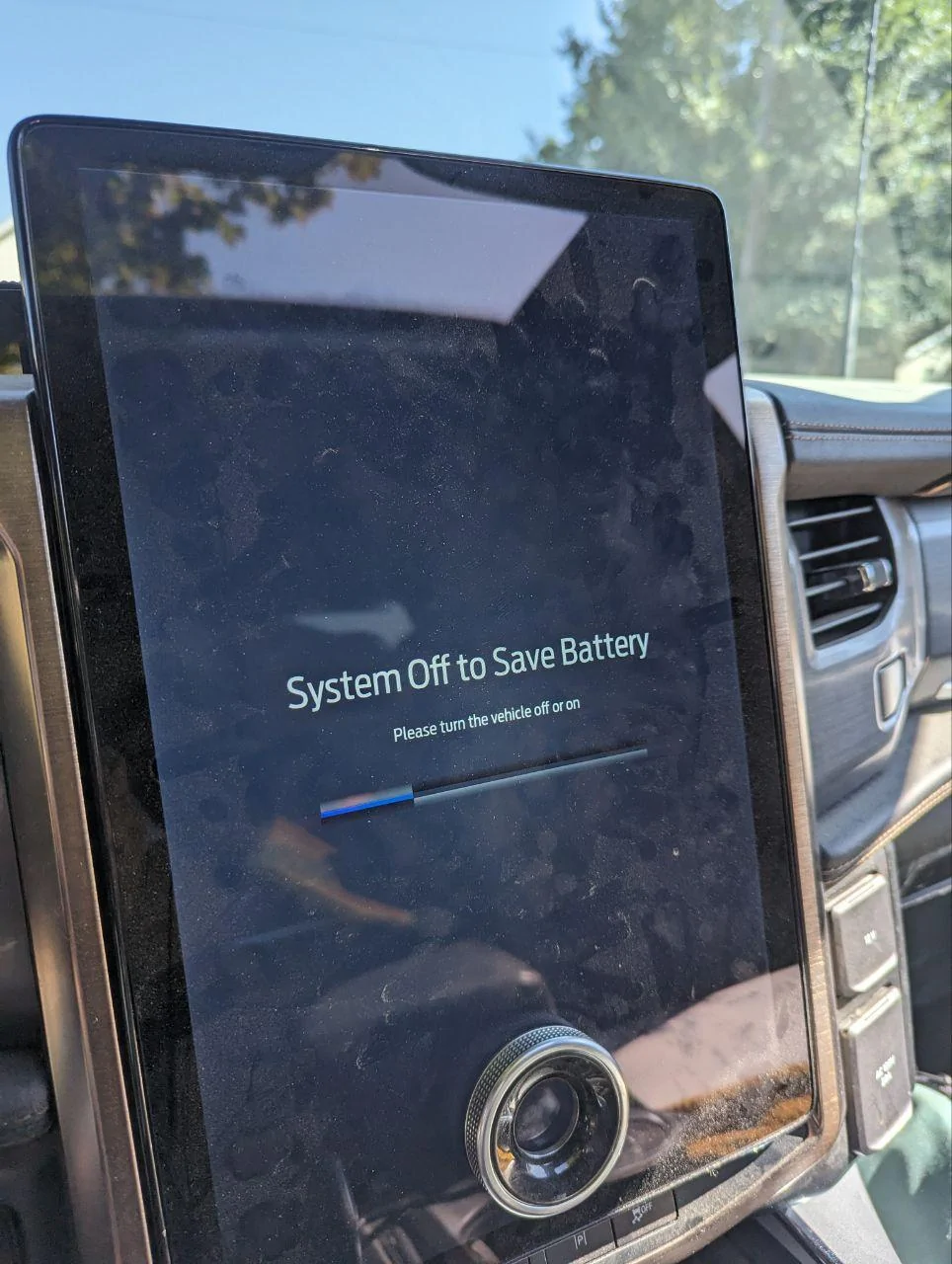 Ford F-150 Lightning System off to save battery alert 1000032159