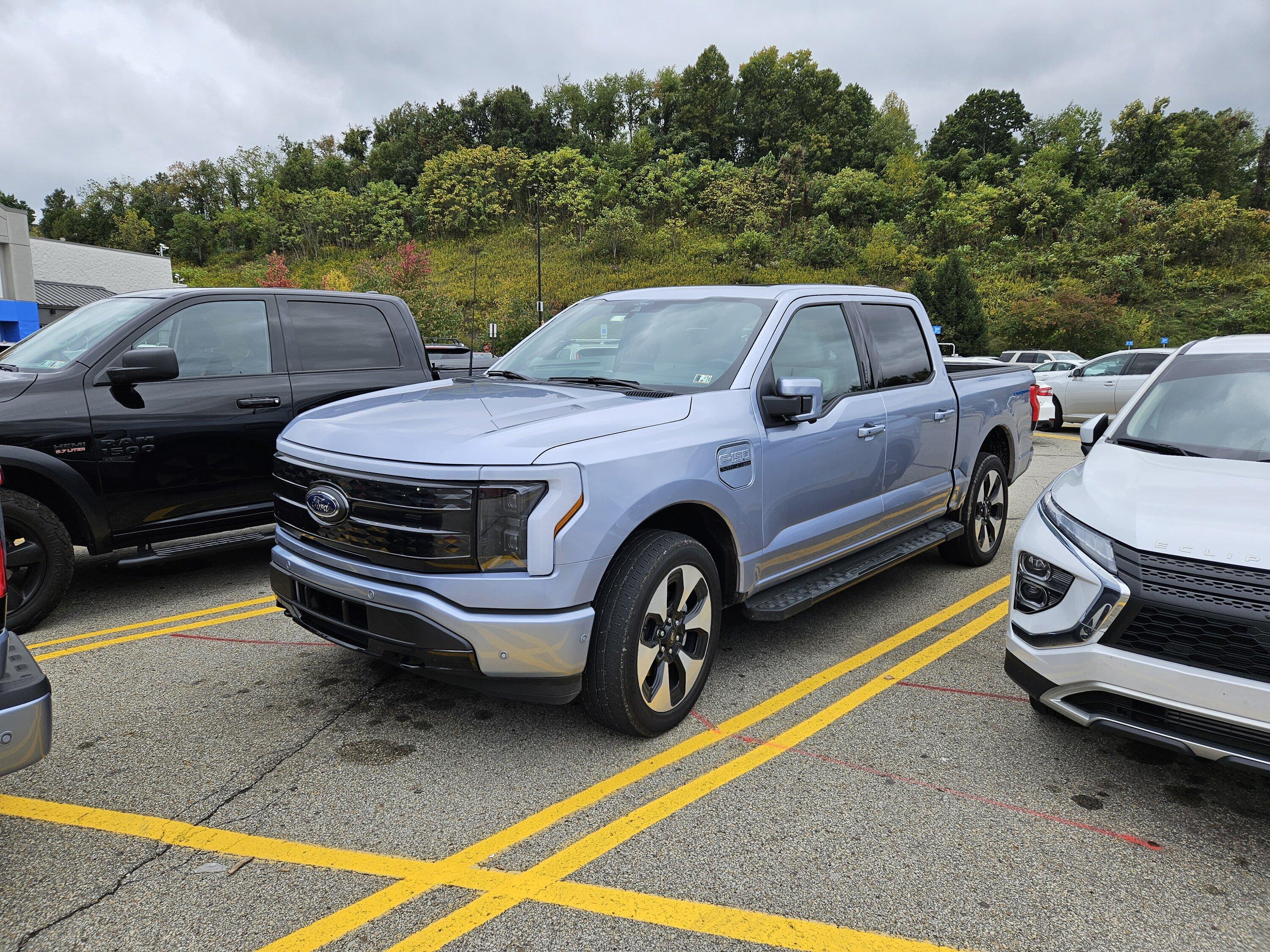 Ford F-150 Lightning YOHB? (You On Here, Bro?): Ice Blue Silver Platinum spotted in Delmont, PA 20230926_161320