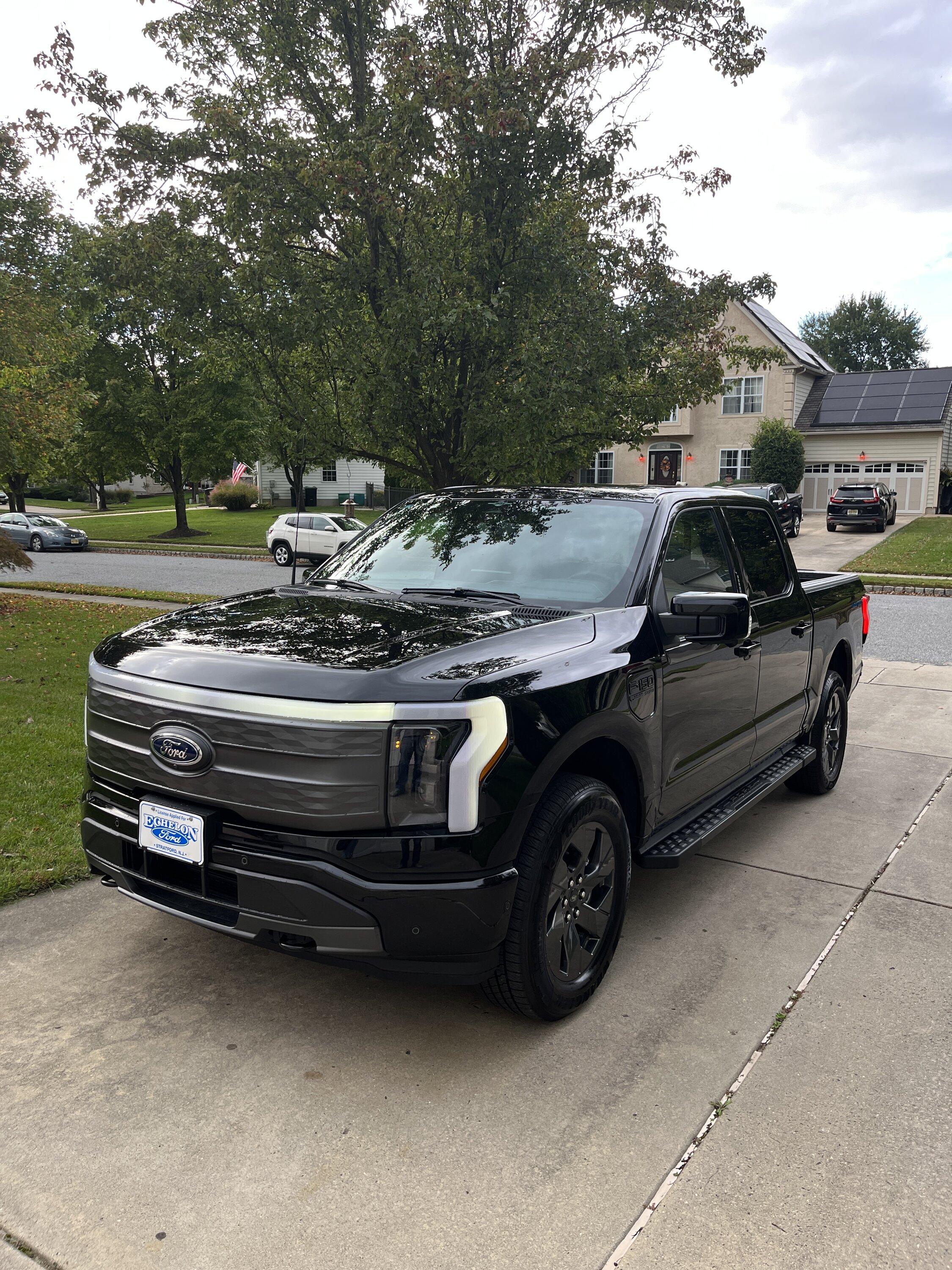 Ford F-150 Lightning ✅ 9/11/2023 Lightning Build Week Group (MY2023) IMG_9001