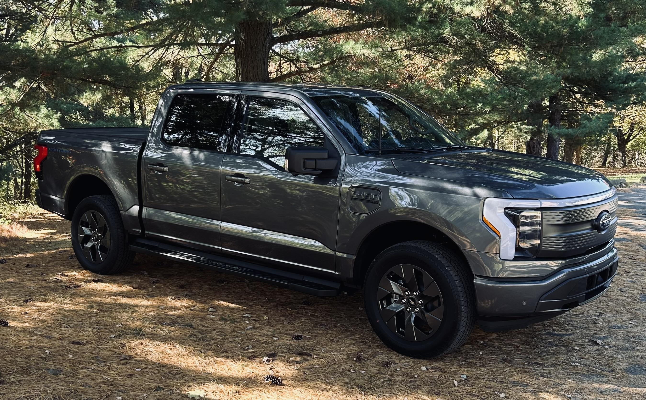 Ford F-150 Lightning ✅ 7/31/2023 Lightning Build Week Group (MY2023) IMG_4991