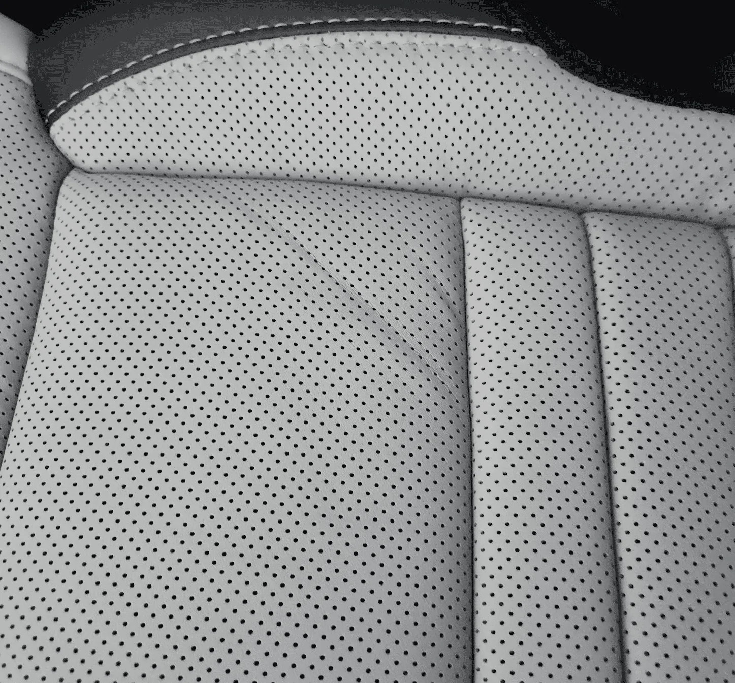 Ford F-150 Lightning Anyone else notice the leather seats in Lariat trim wear poorly? 1697287870934