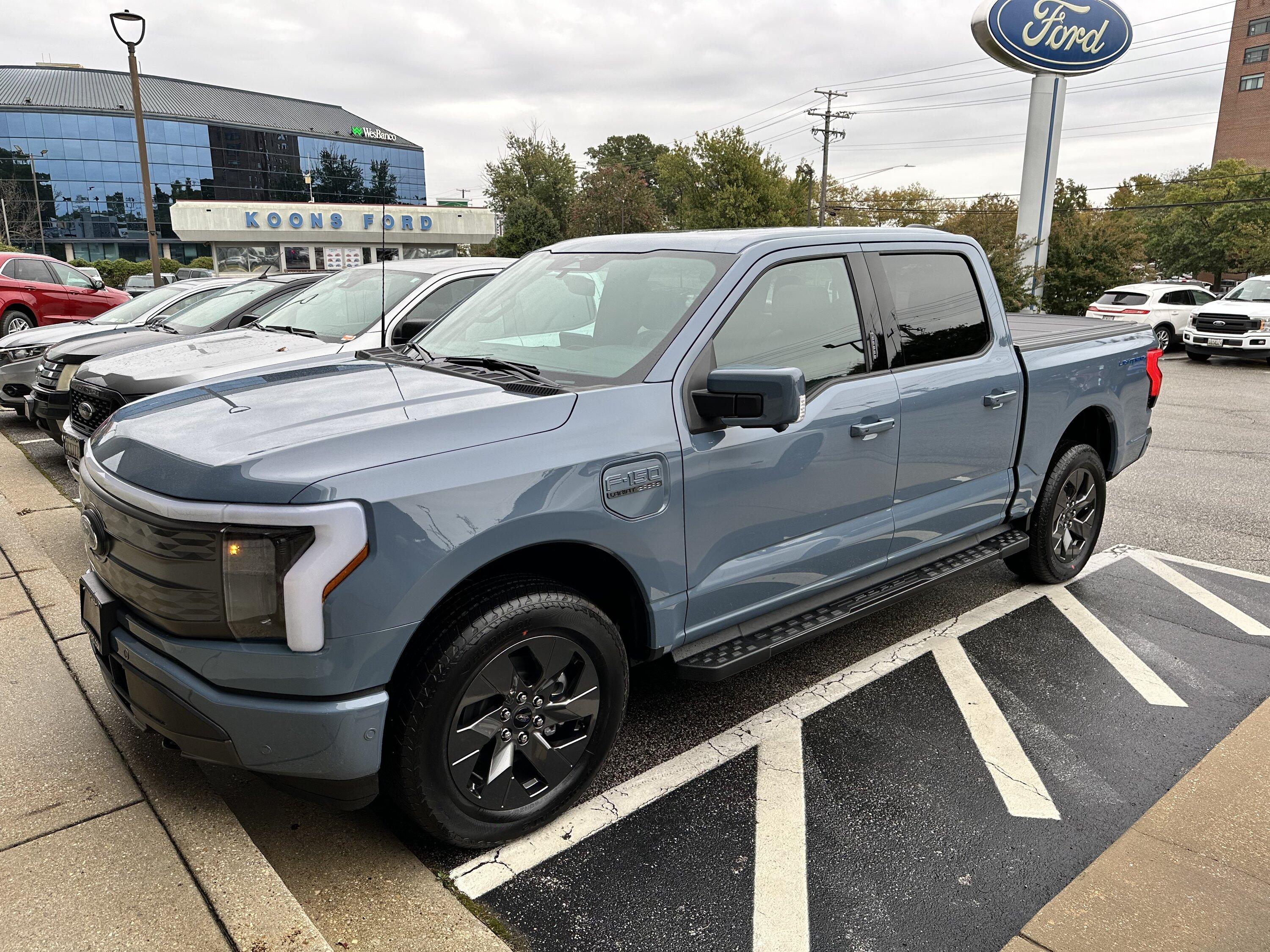 Ford F-150 Lightning ✅ 9/11/2023 Lightning Build Week Group (MY2023) IMG_4565