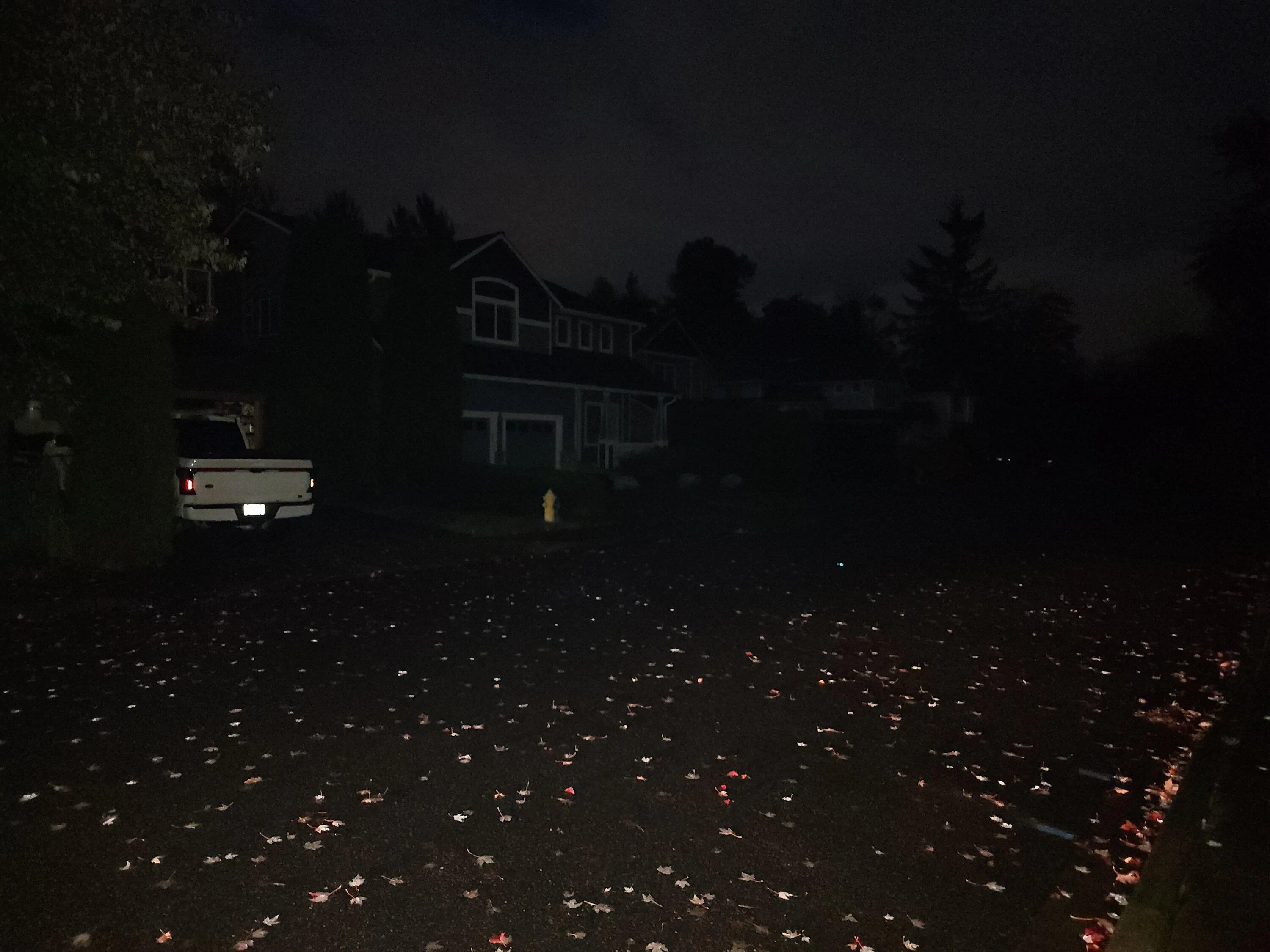 Ford F-150 Lightning Power out. All good. No noise! Pro Power Onboard to the rescue 20231016_191441