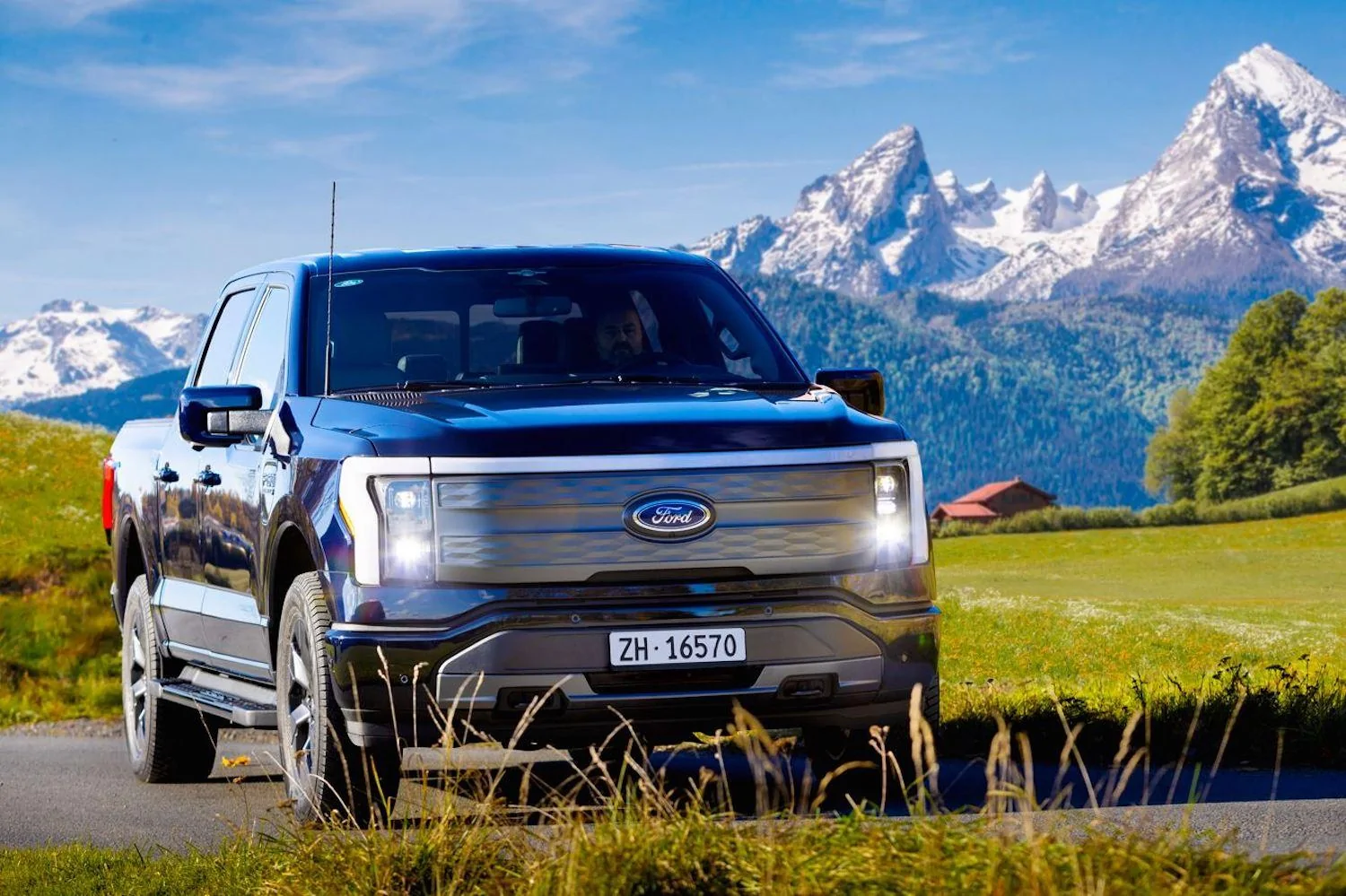 Ford F-150 Lightning F-150 Lightning Launching in Switzerland Next Month with 127,000 CHF Pricing 01_Ford F-150 Lightning Lariat_Exterior_Low Res