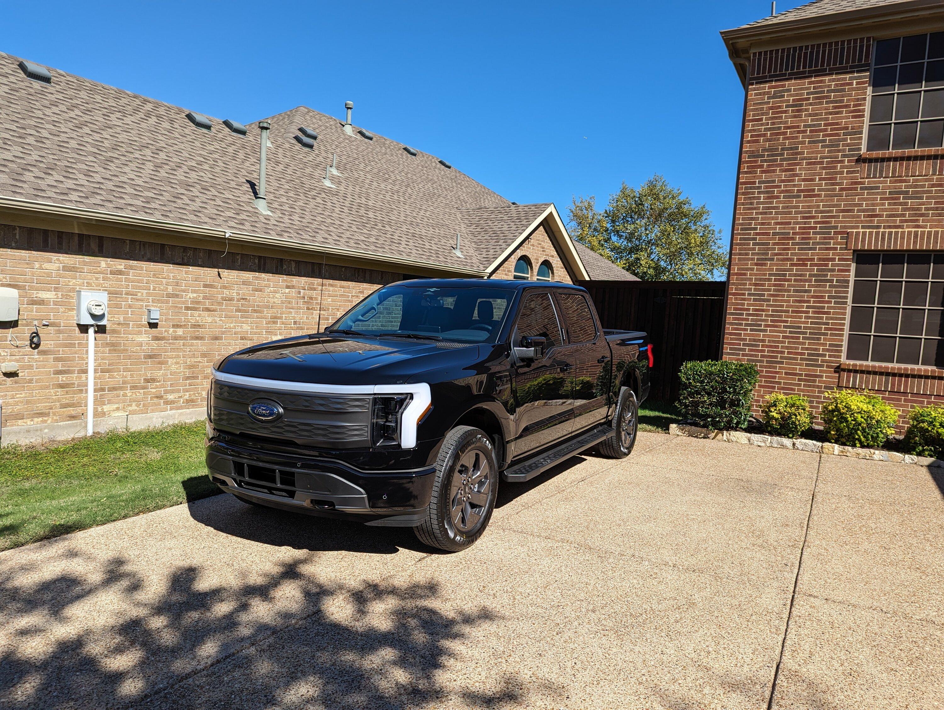 Ford F-150 Lightning ✅ 9/11/2023 Lightning Build Week Group (MY2023) PXL_20231031_184653364