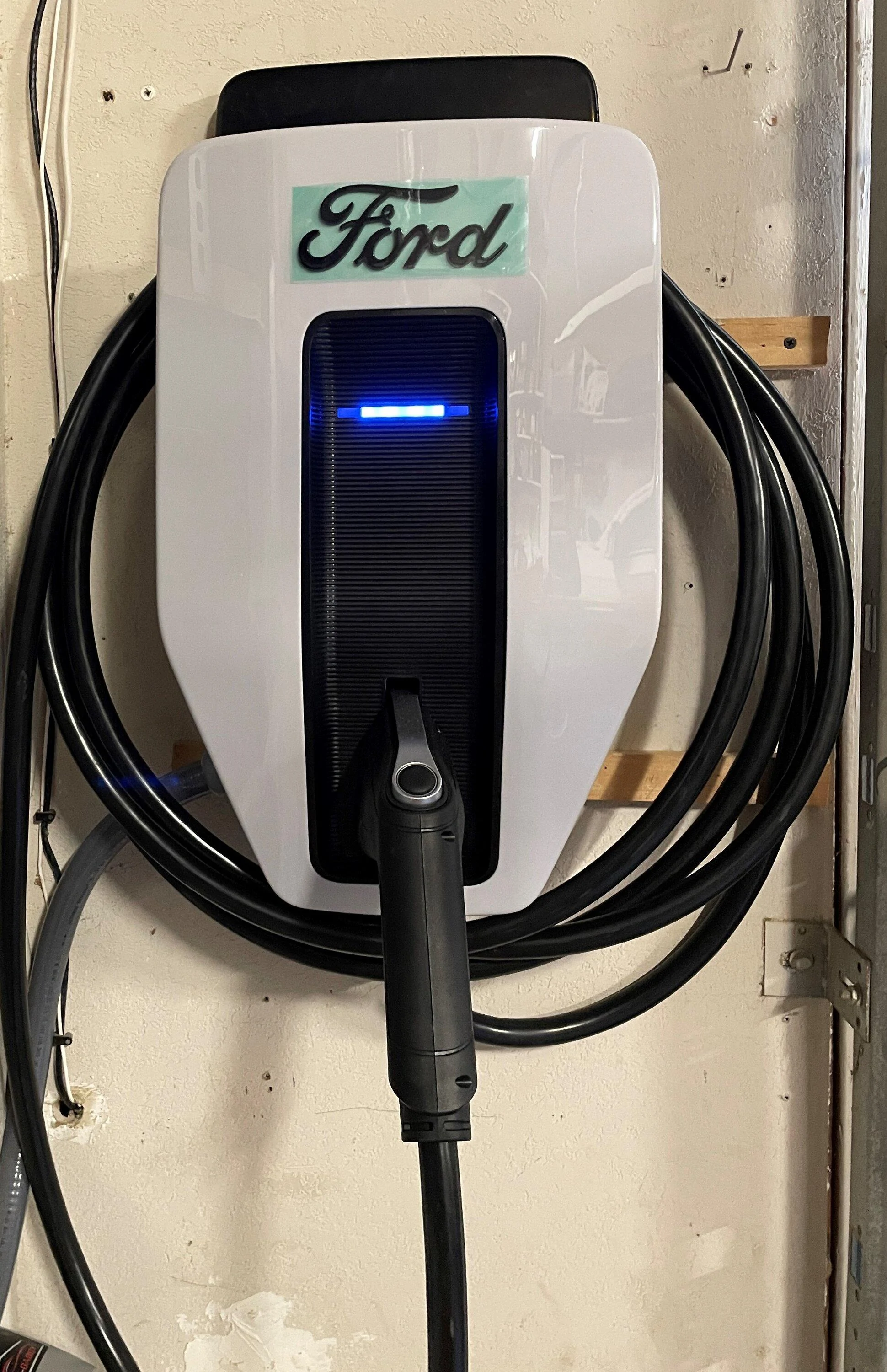 Ford F-150 Lightning Ford Charge Station Pro $600 fcsp (2)