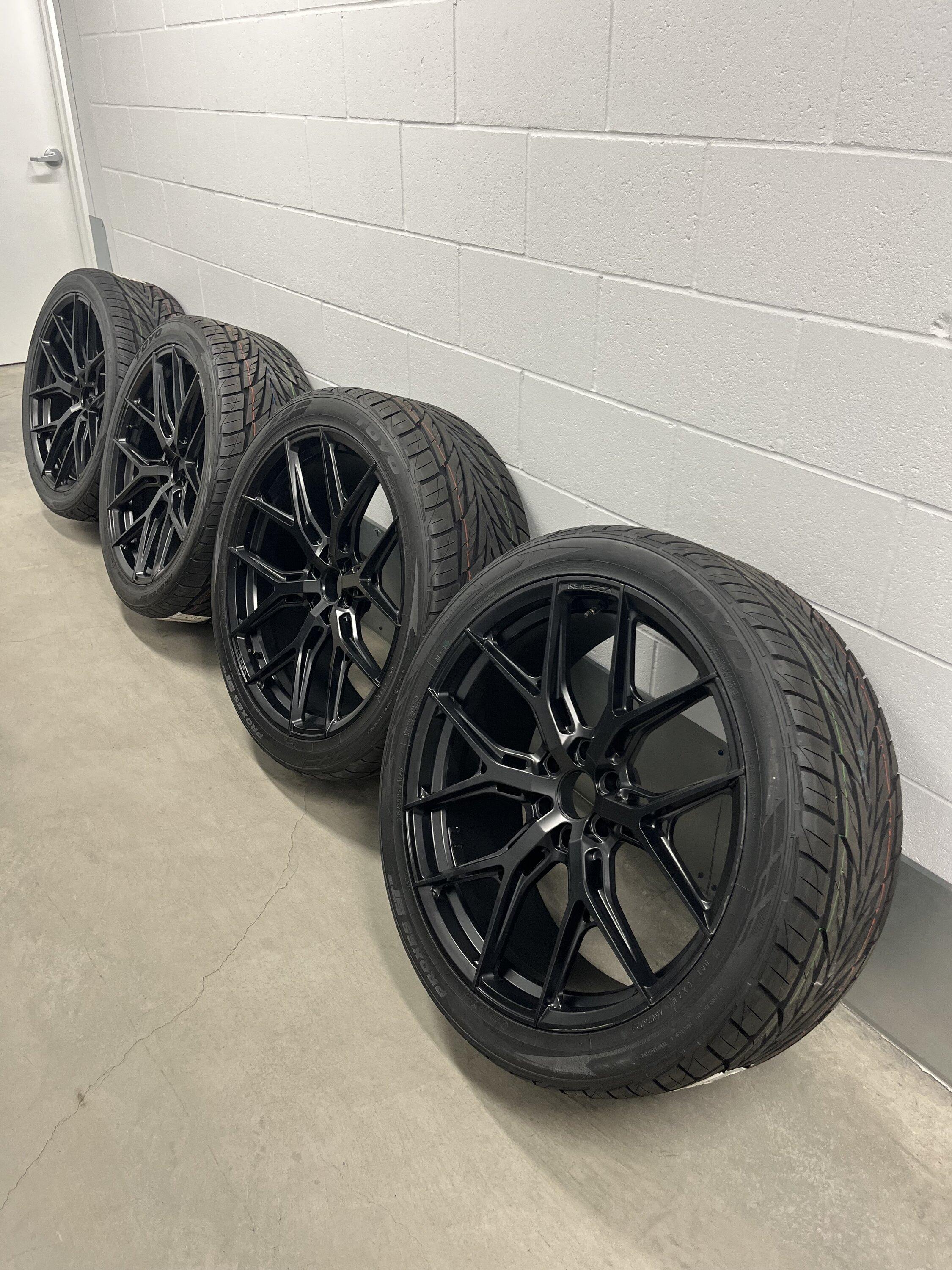 Ford F-150 Lightning 24" Vossen HF6–4 Wheels and Toyo Tires 24s Wheels 3