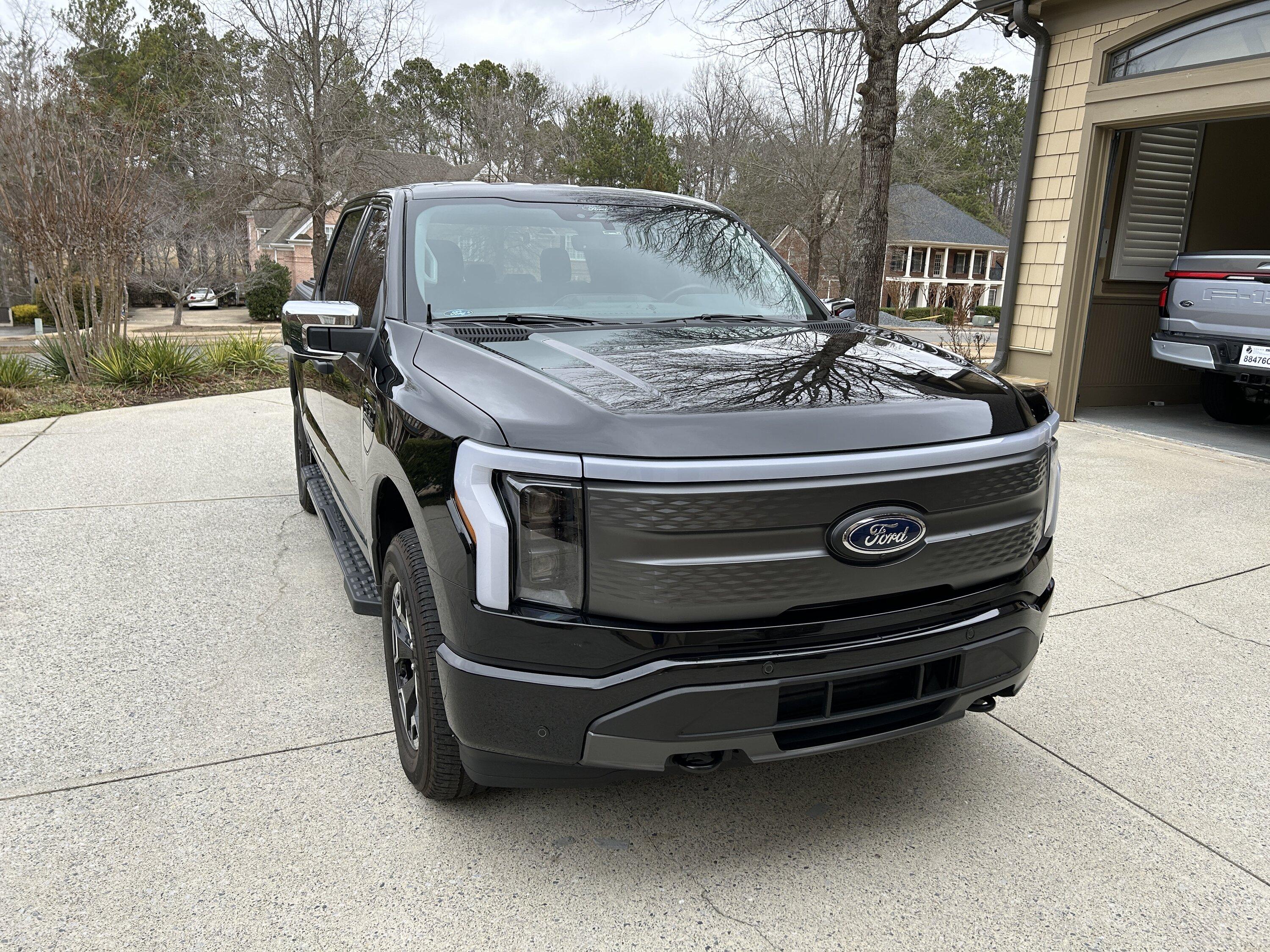 Ford F-150 Lightning FS: 2022 Lightning XLT w/leather, heated seats, Homelink, etc. - $47,500 IMG_5397.JPG