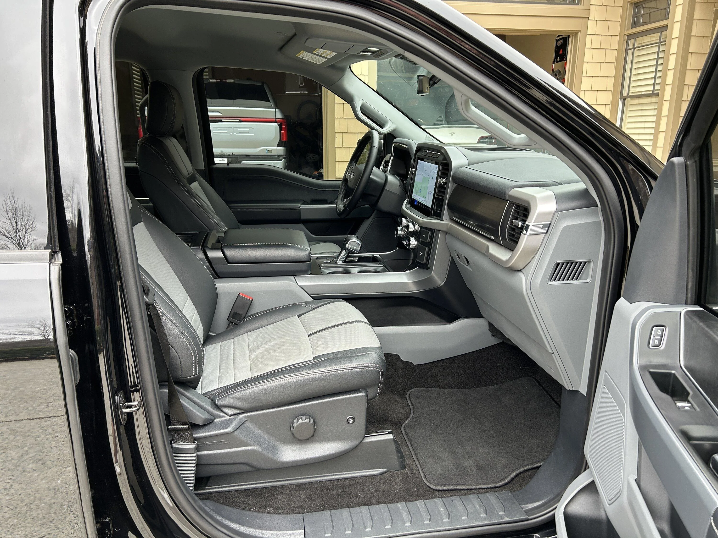Ford F-150 Lightning FS: 2022 Lightning XLT w/leather, heated seats, Homelink, etc. - $47,500 IMG_5405