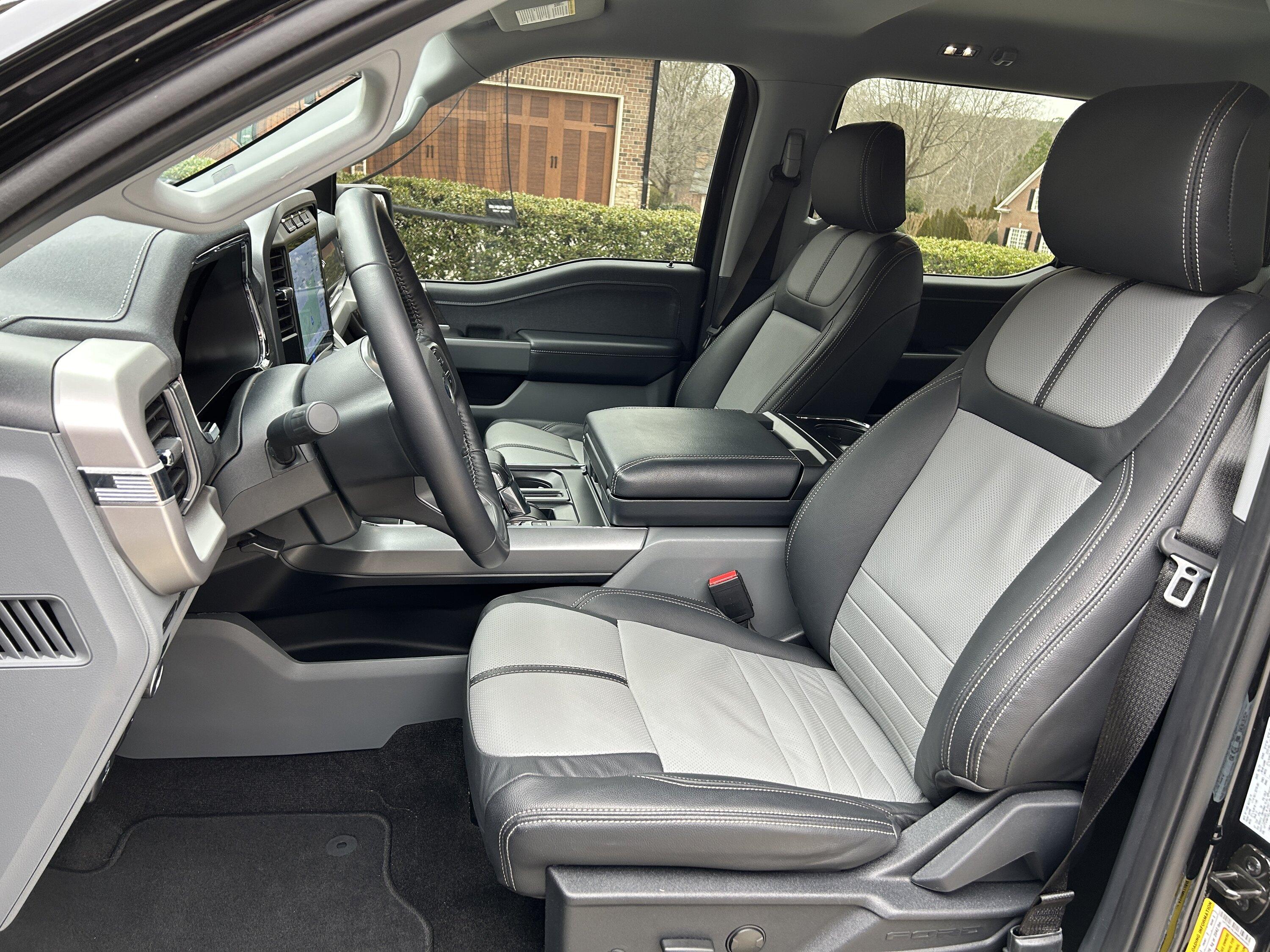 Ford F-150 Lightning FS: 2022 Lightning XLT w/leather, heated seats, Homelink, etc. - $47,500 IMG_5413.JPG