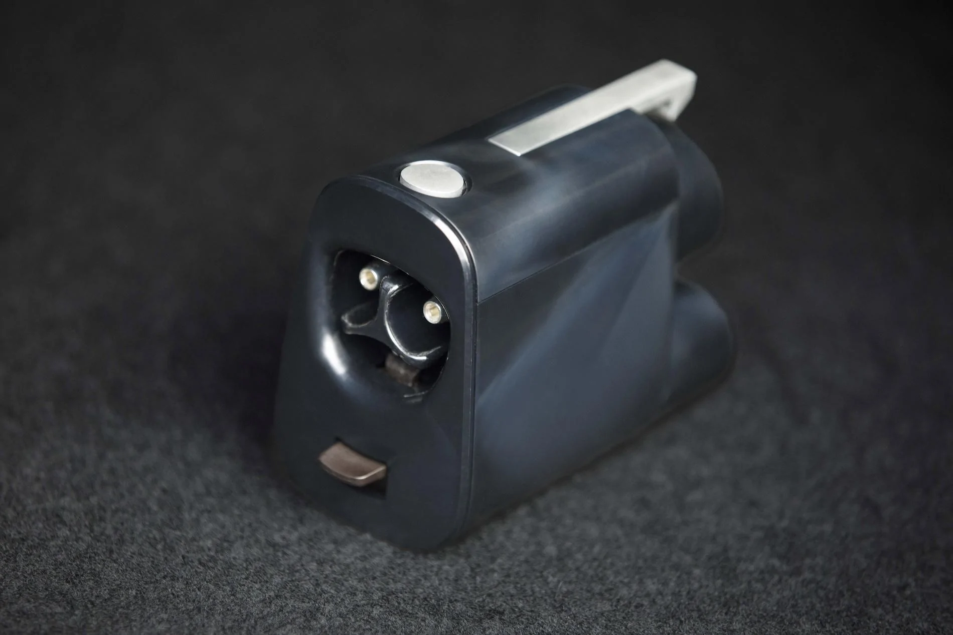 Fast Charging Adapter (NACS) 2.jpg