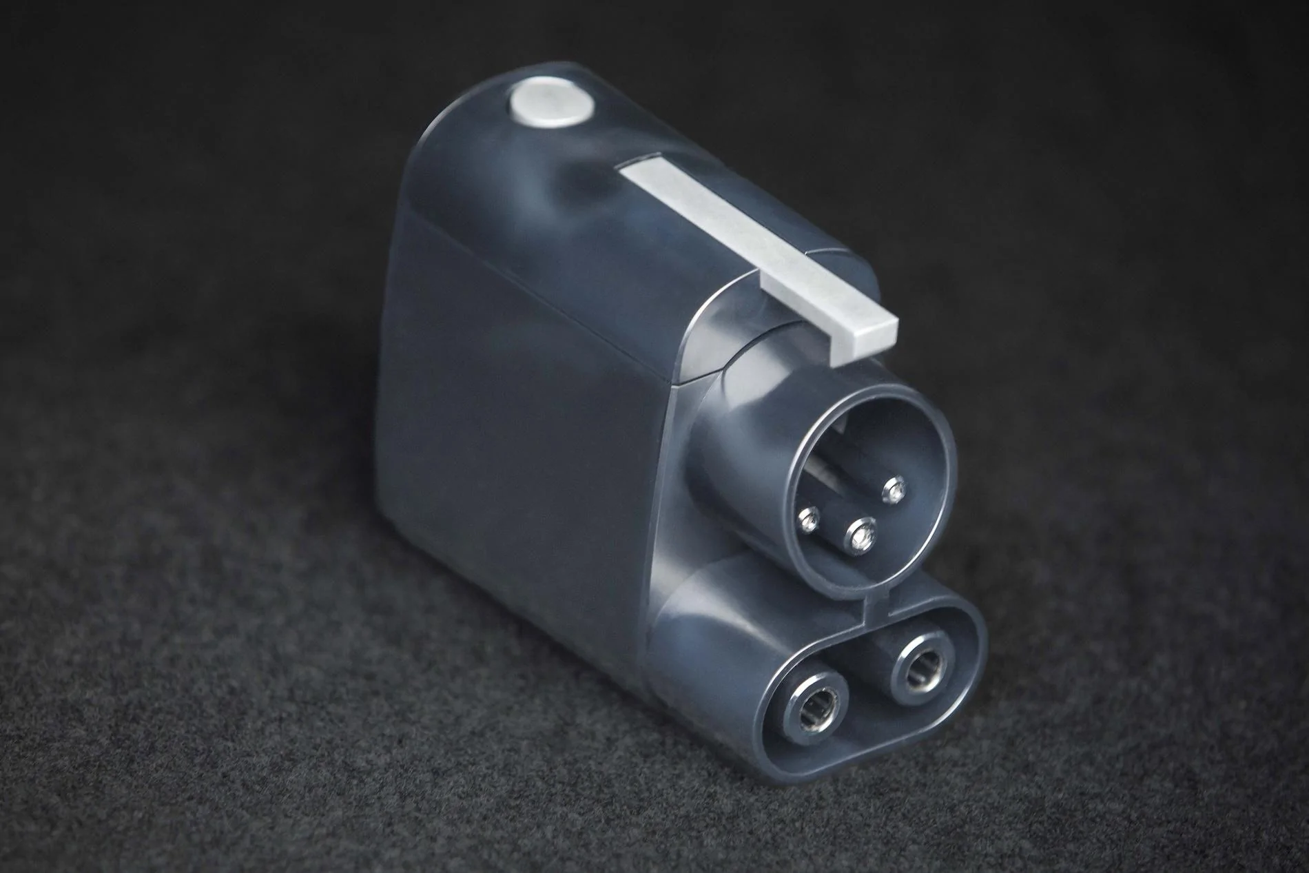 Fast Charging Adapter (NACS) 1.jpg