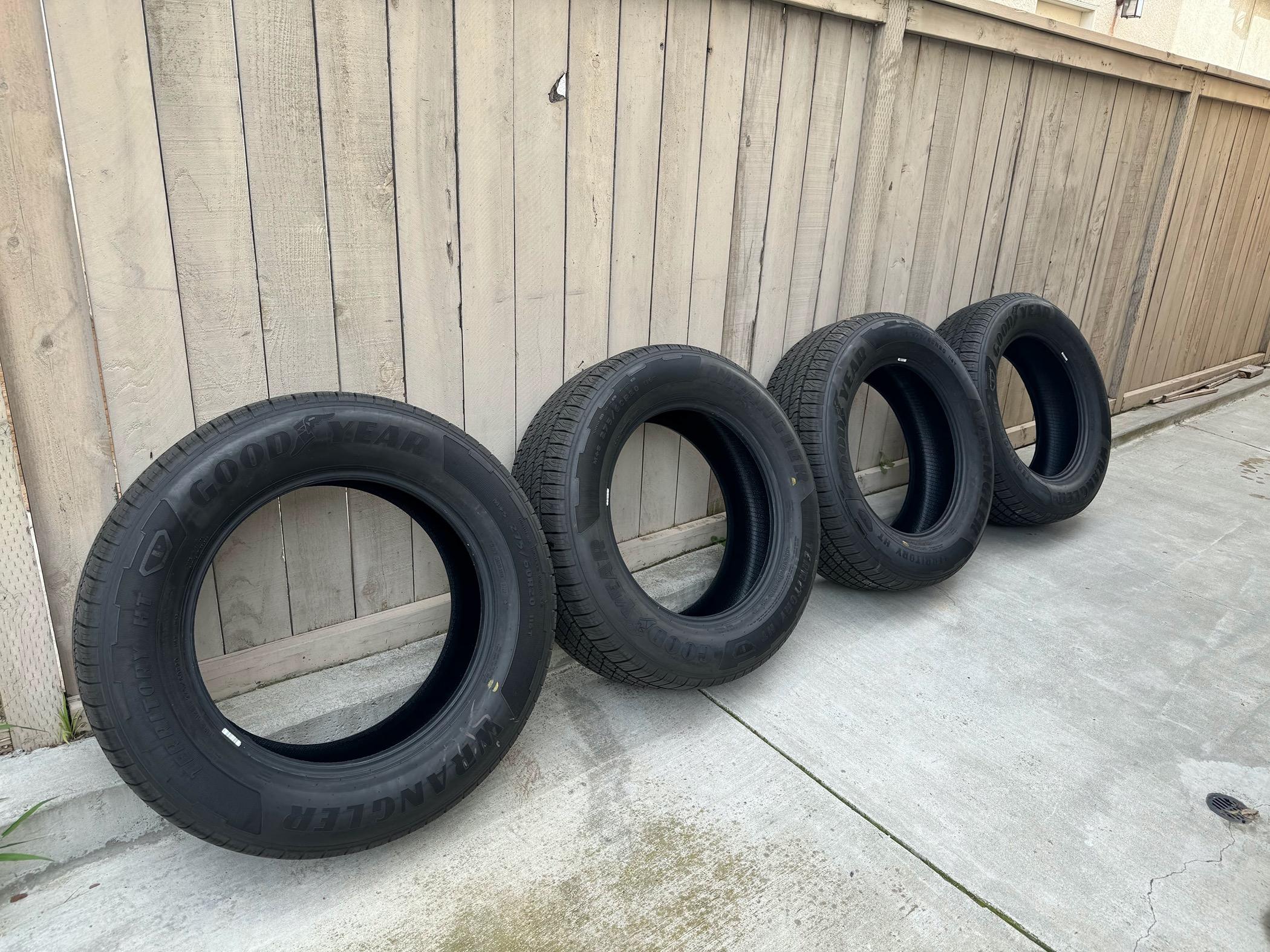 Ford F-150 Lightning Goodyear Wrangler Territory HT 275-60R20 116T 11/32" Tread 700 Miles $500 San Diego, CA IMG_1555