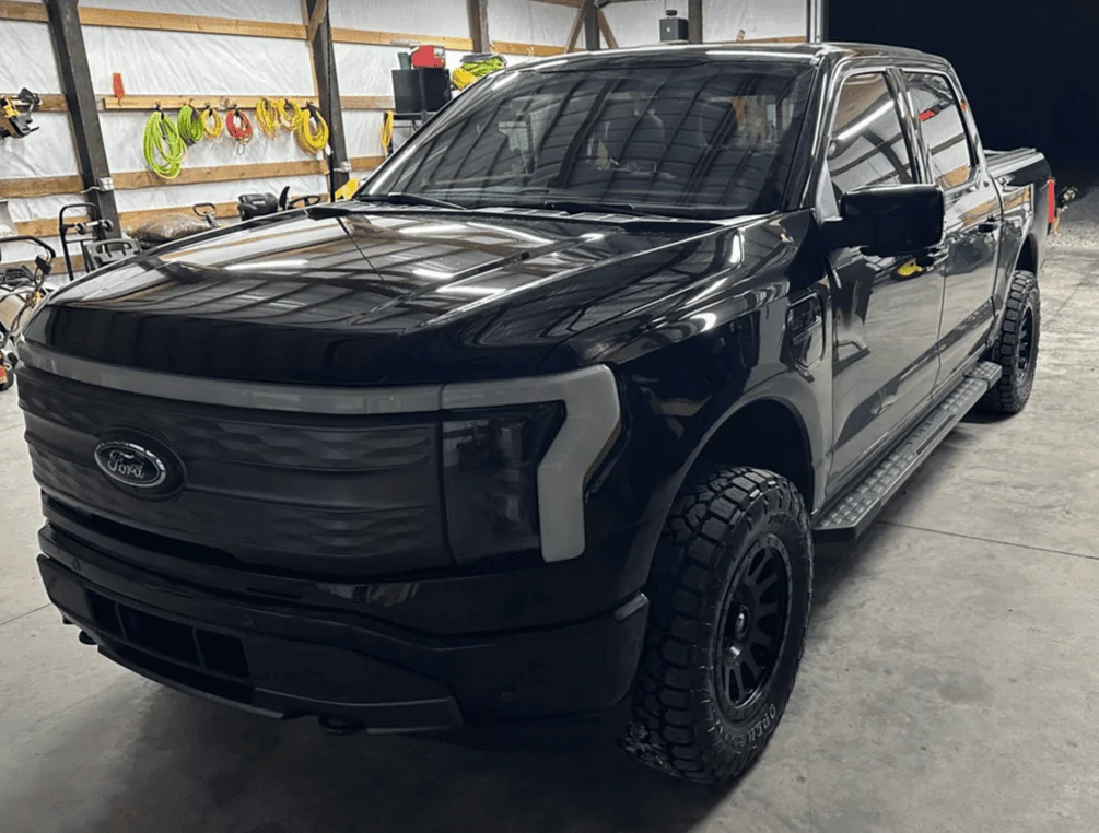Ford F-150 Lightning 2" Level, Fuel Vector Wheels a2