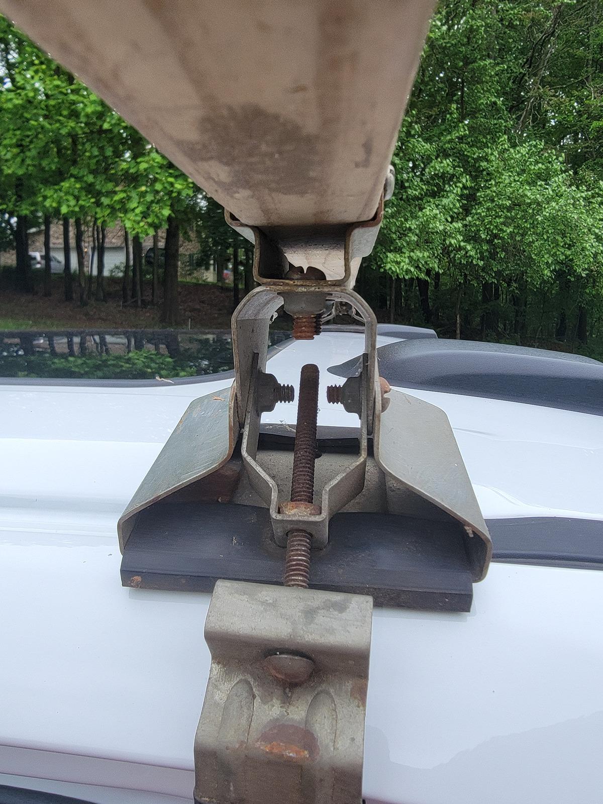 Ford F-150 Lightning Does Lightning have a roof rail for roof rack installation? 20240506_141404