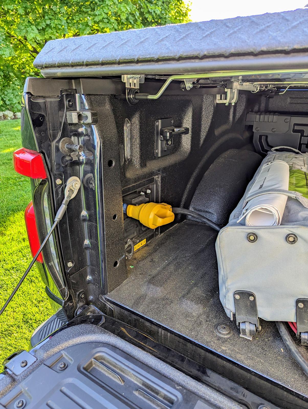 Ford F-150 Lightning Planetary emergency or squirrel fart, pro power running the house 1000015926