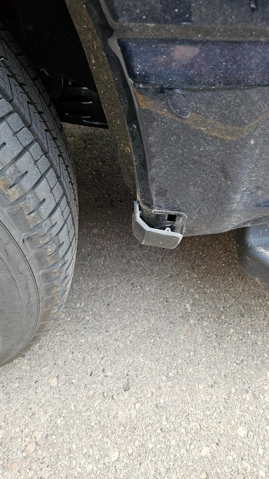 Ford F-150 Lightning Replacing driver side fender 20240515_173139