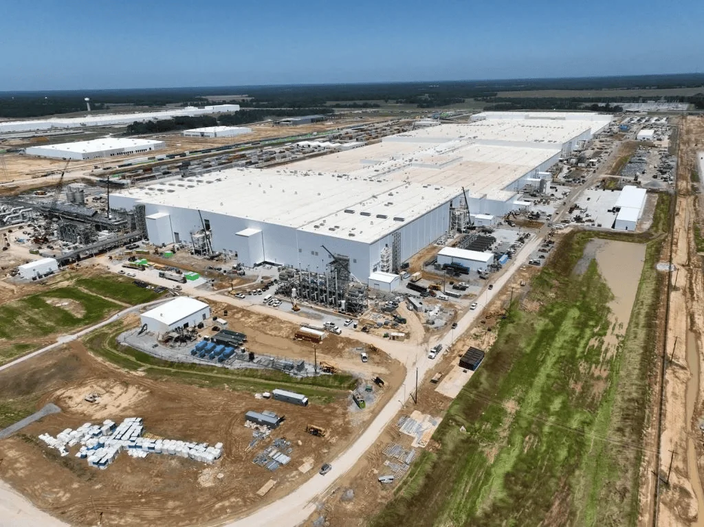 Ford F-150 Lightning Ford EV Battery Plant Will Begin Production in Late 2025 1717093226524-1g