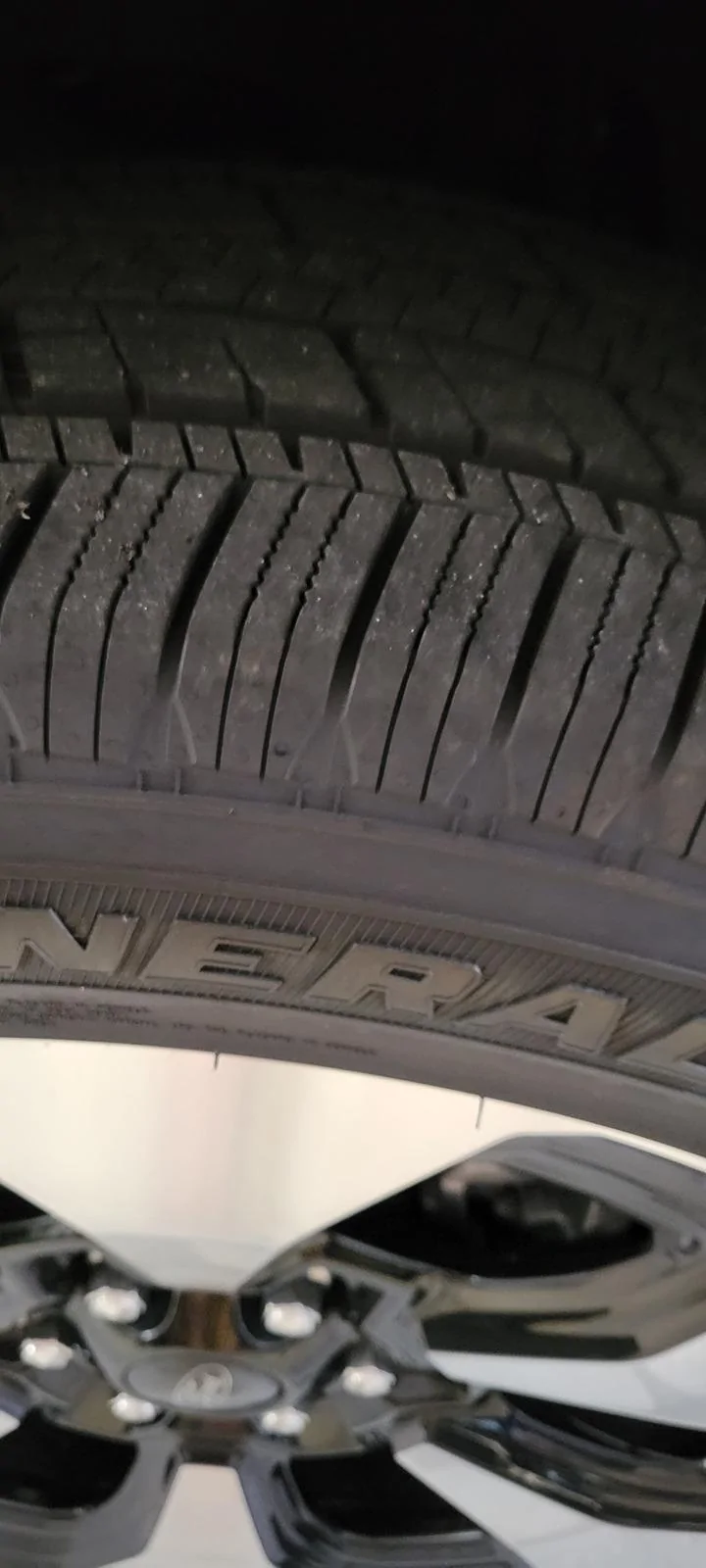 Ford F-150 Lightning Tire issue or alignment -- Anyone else seeing this kind of wear? 1000004499