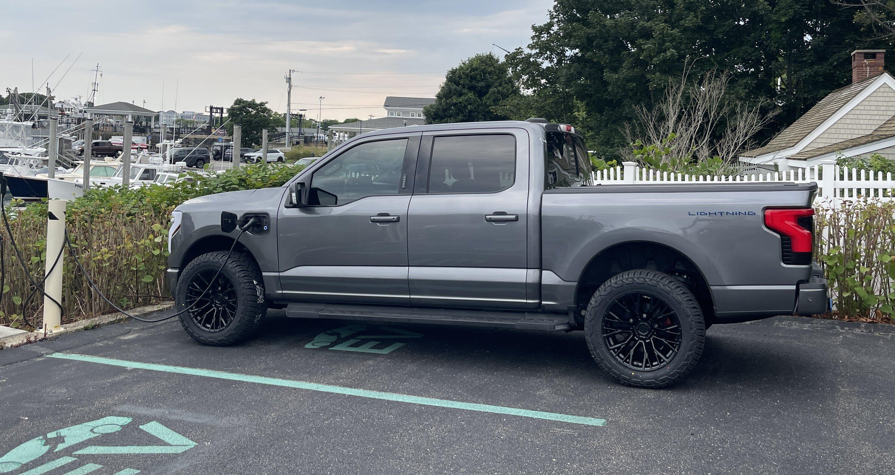 Ford F-150 Lightning Threw some new wheels on the Lightning IMG_0991